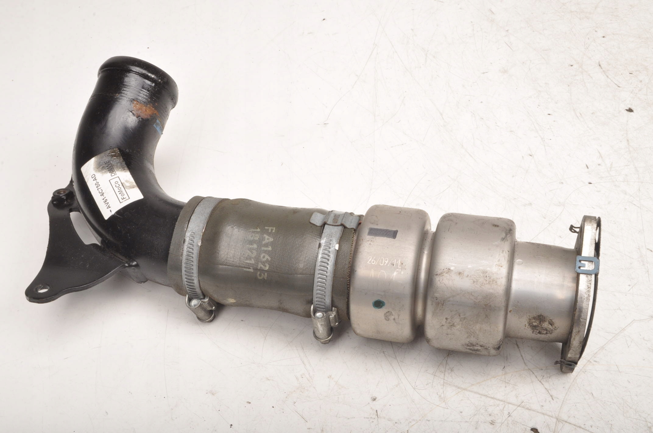 VOLVO S60 II 1.6 D труба интеркулера AV61-6C750-AD