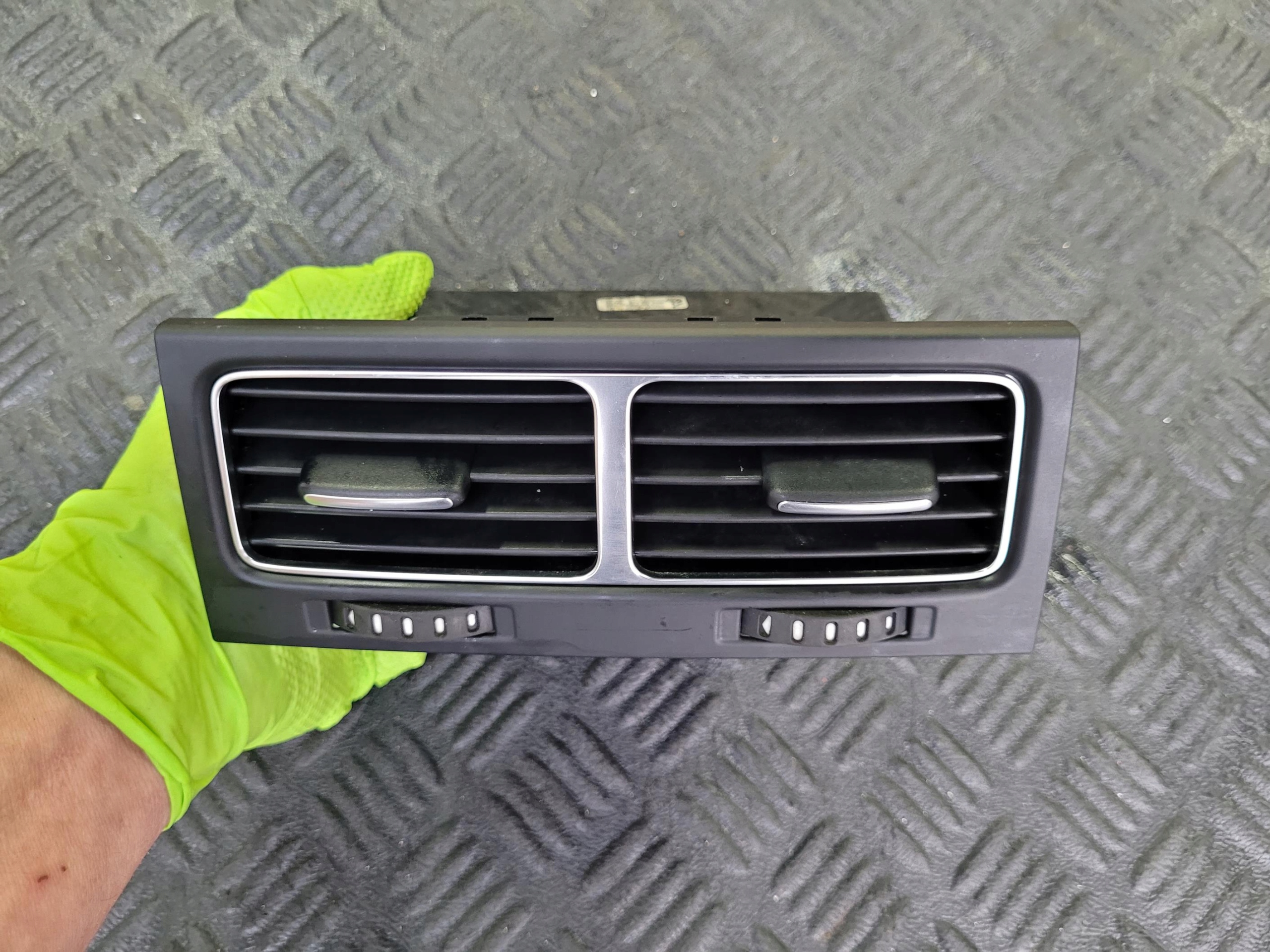 grid air conditioning devices central 7P6819203A VW TOUAREG II 2 7P