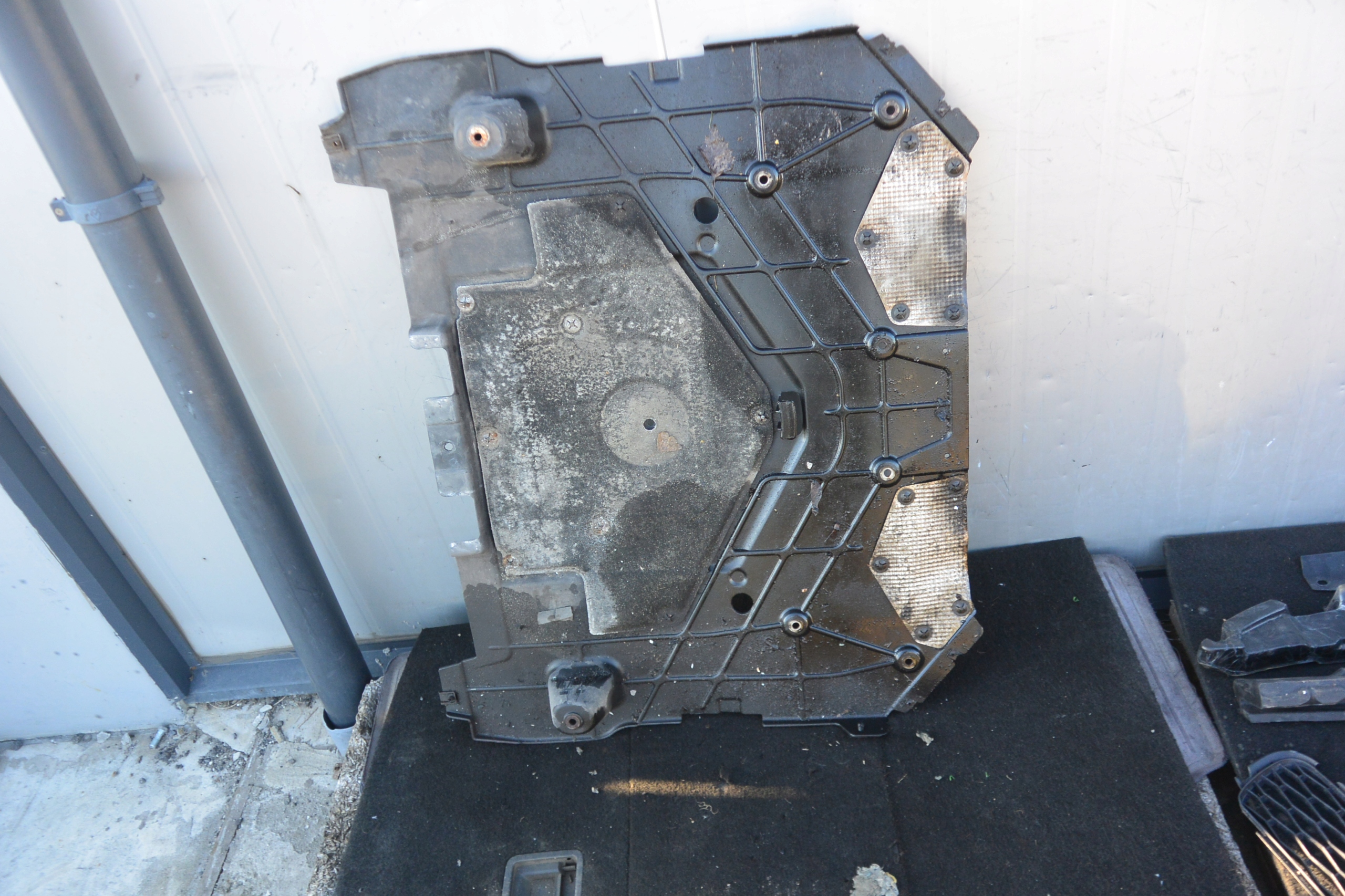 cover below engine 3.0 MASERATI QUATTROPORTE VI GHIBLI III