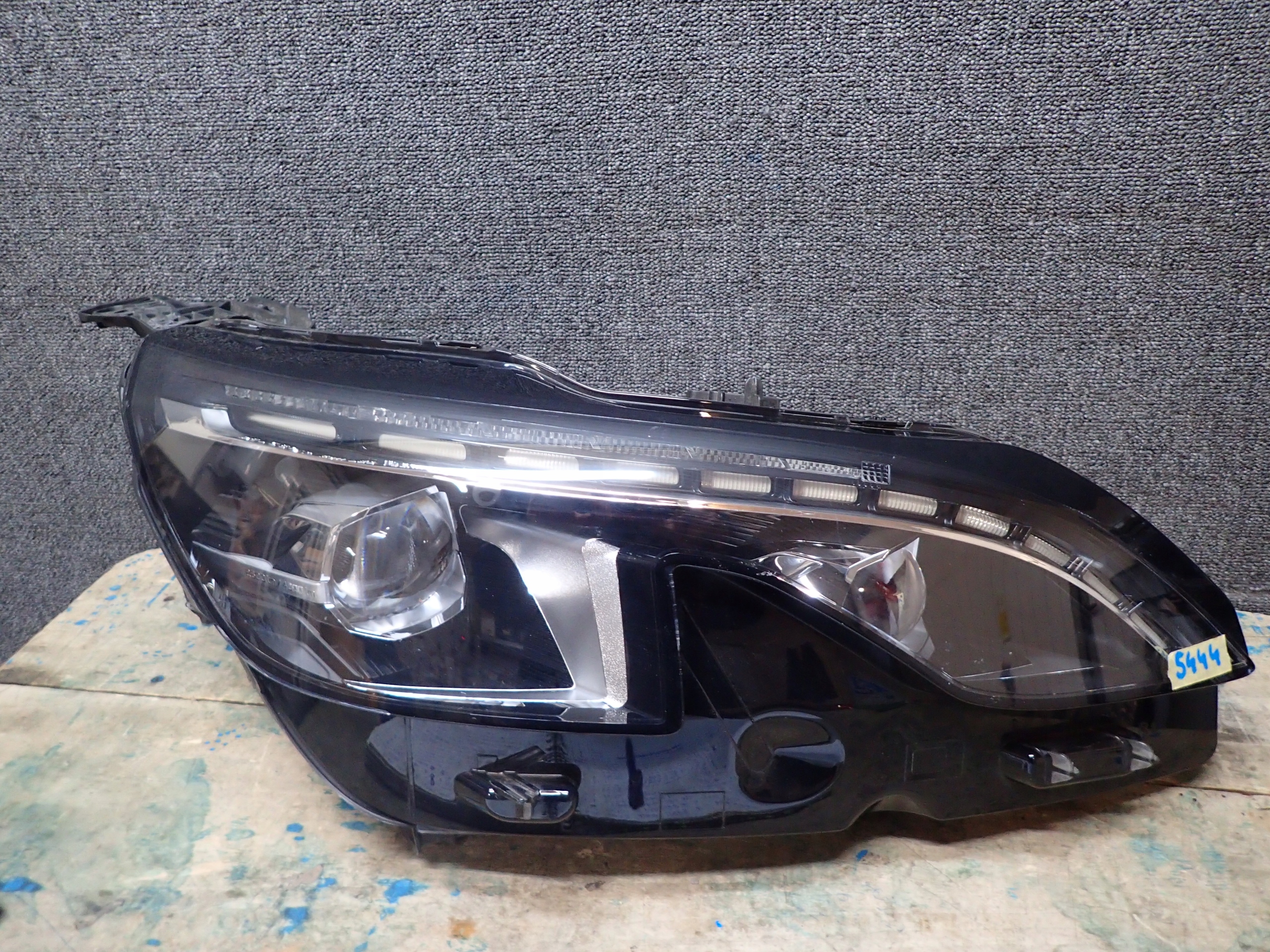 LAMPA PRZÓD PRAWA PEUGEOT 3008 5008 16- FULL LED