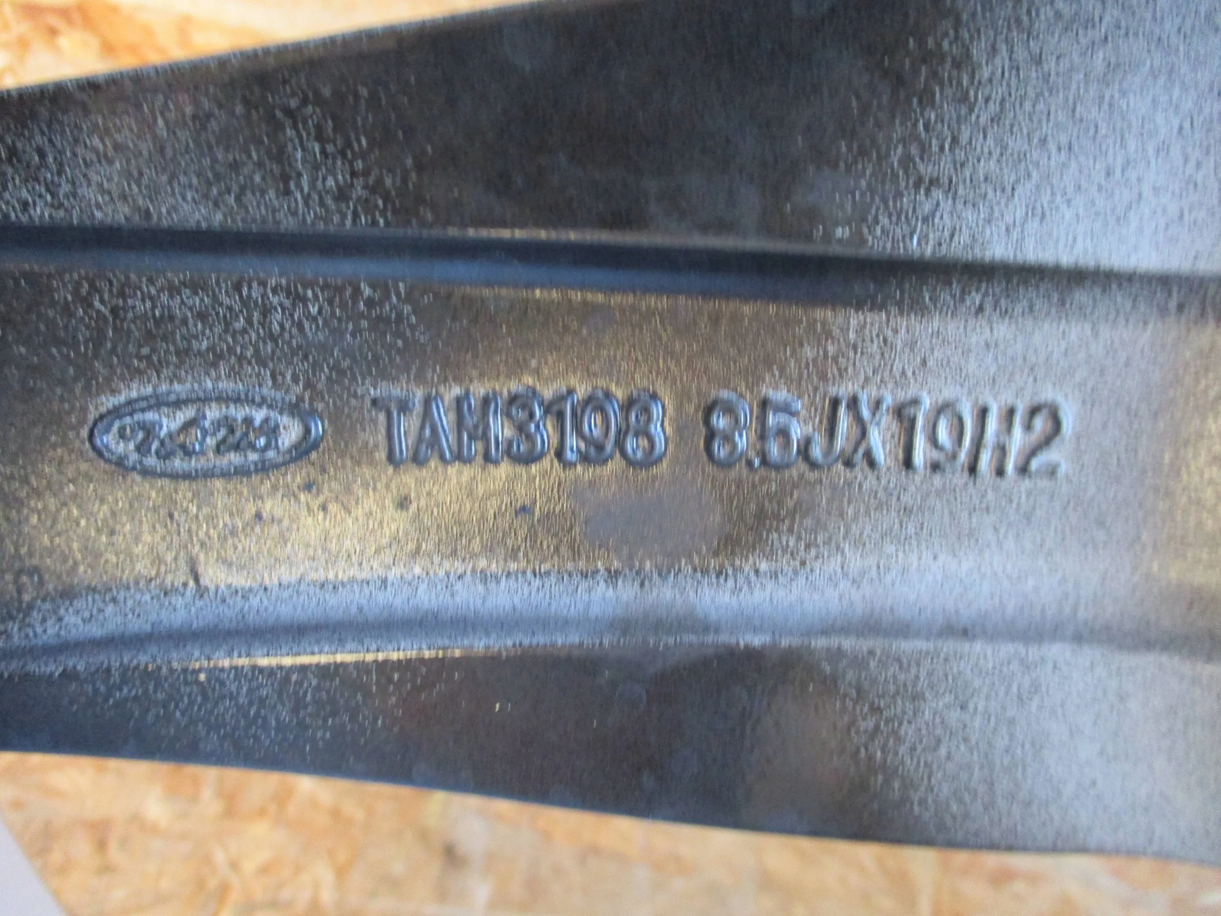 disk hliníkový WOLF FORD 8,5Jx19 ET40 5x108