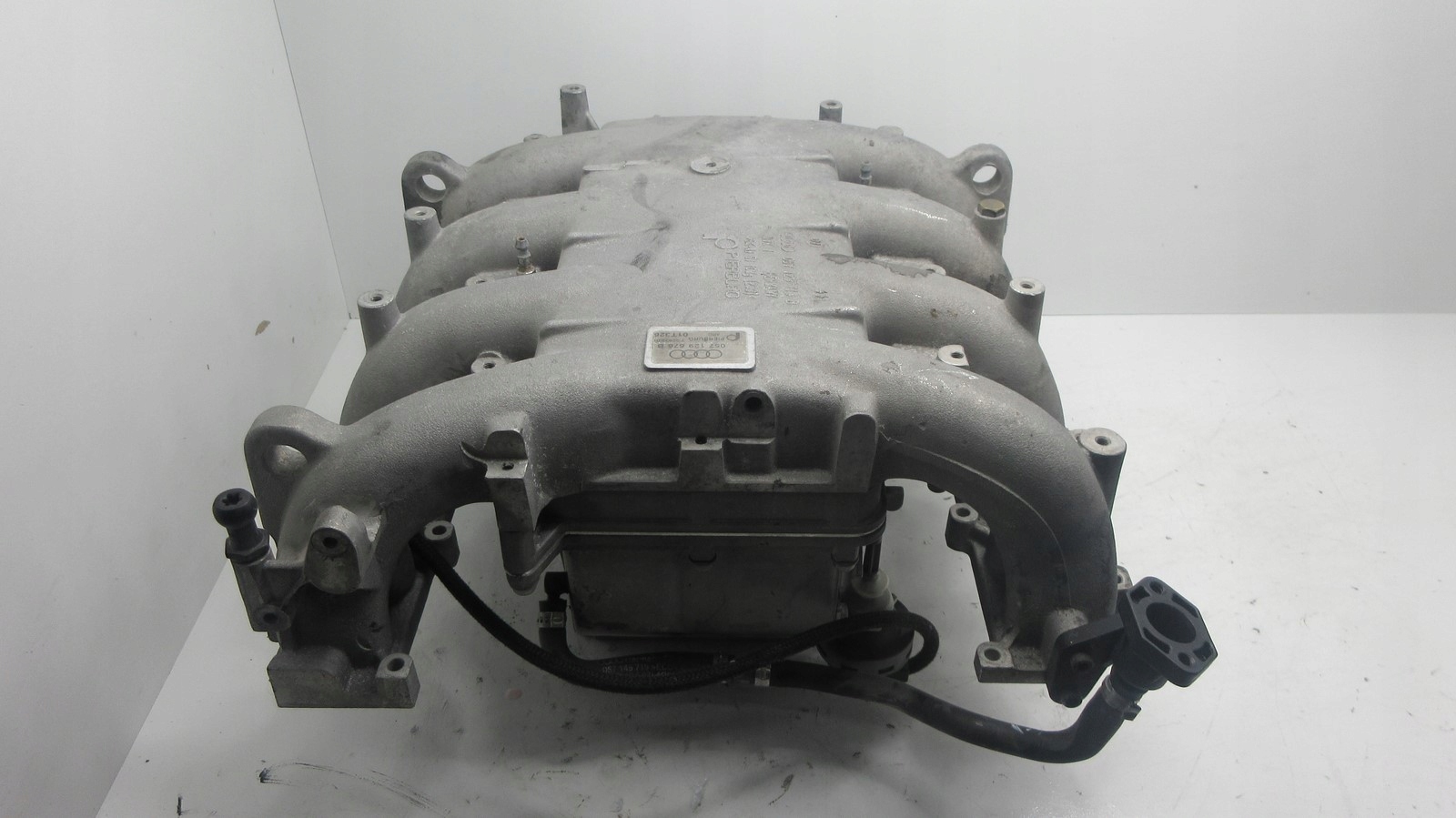 AUDI A8 D2 3.3 TDI LIFT57129676b колектор ssacy