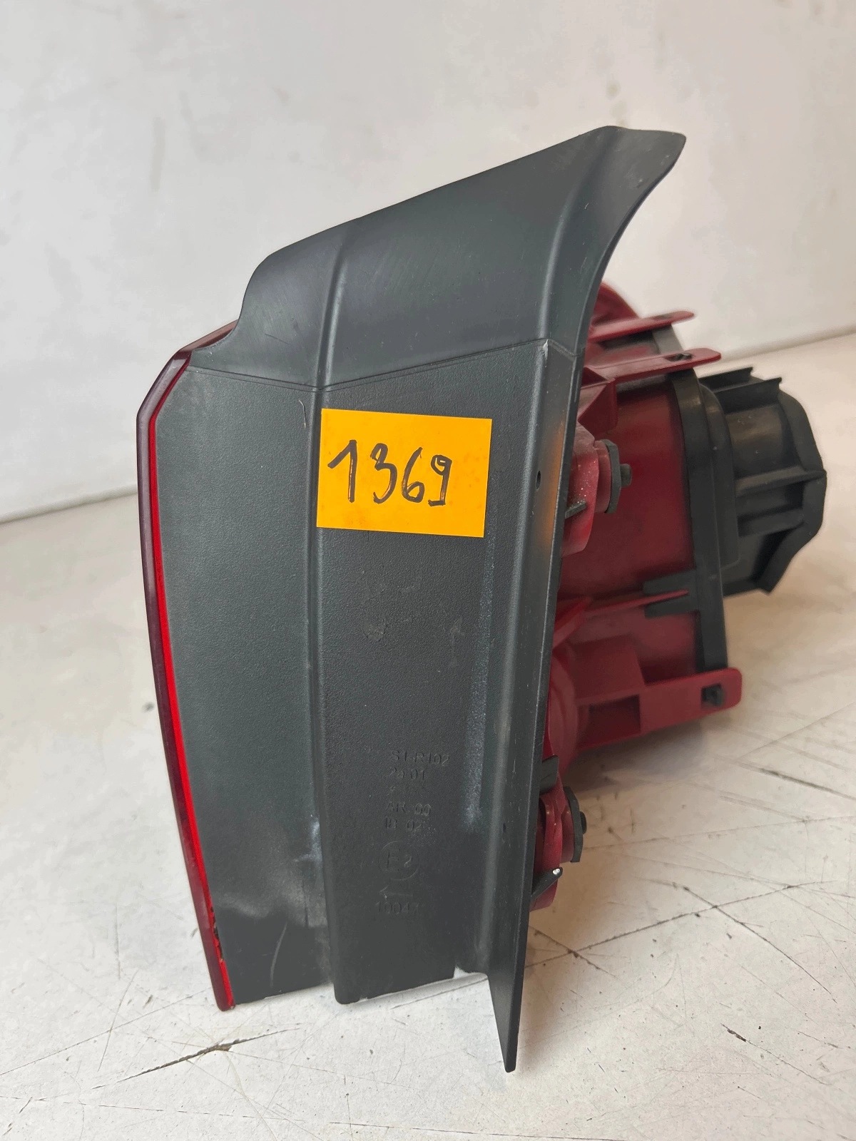light rear part rear left Volkswagen Passat B7 sedan