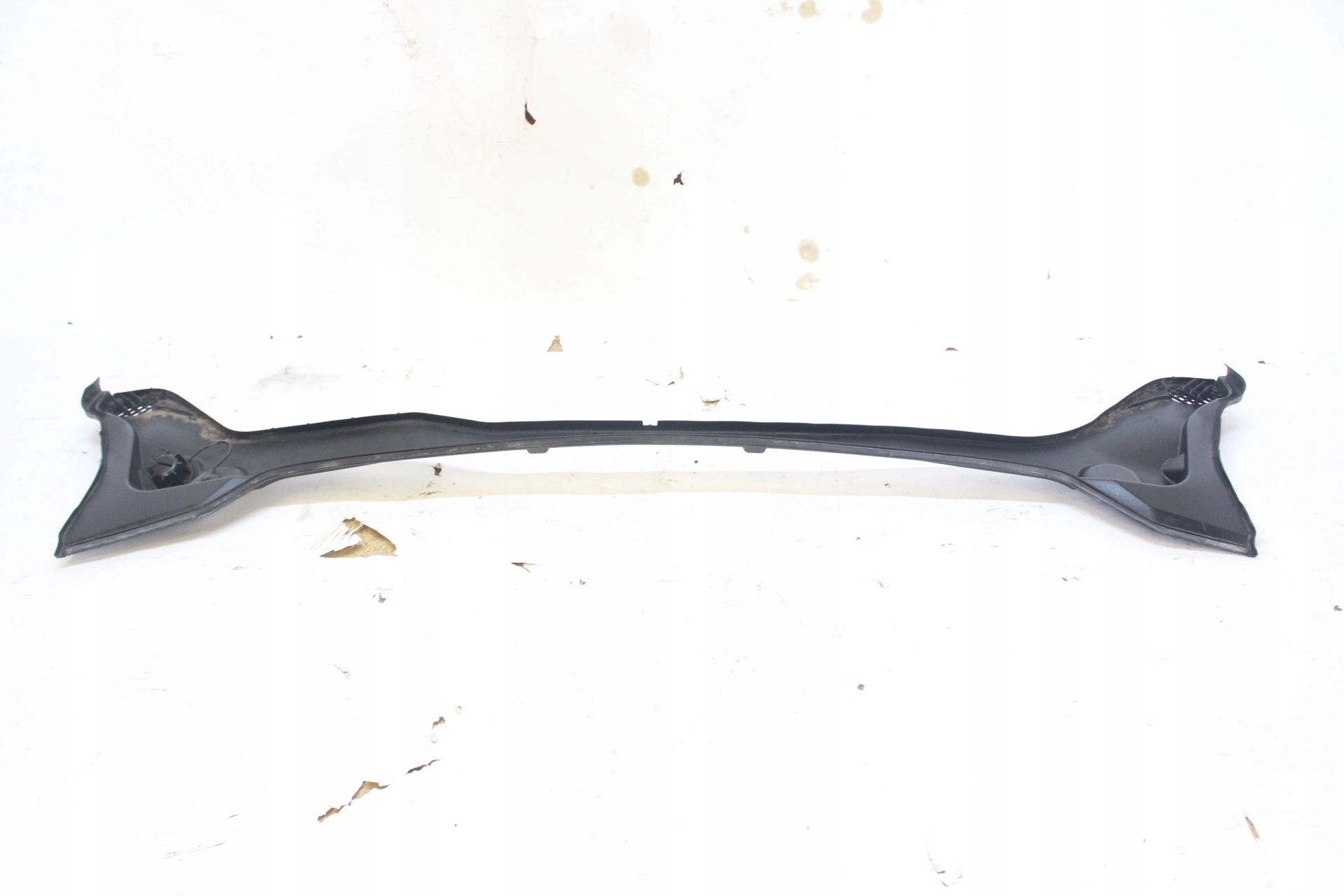 BMW 2 F46 облицовка 7305497