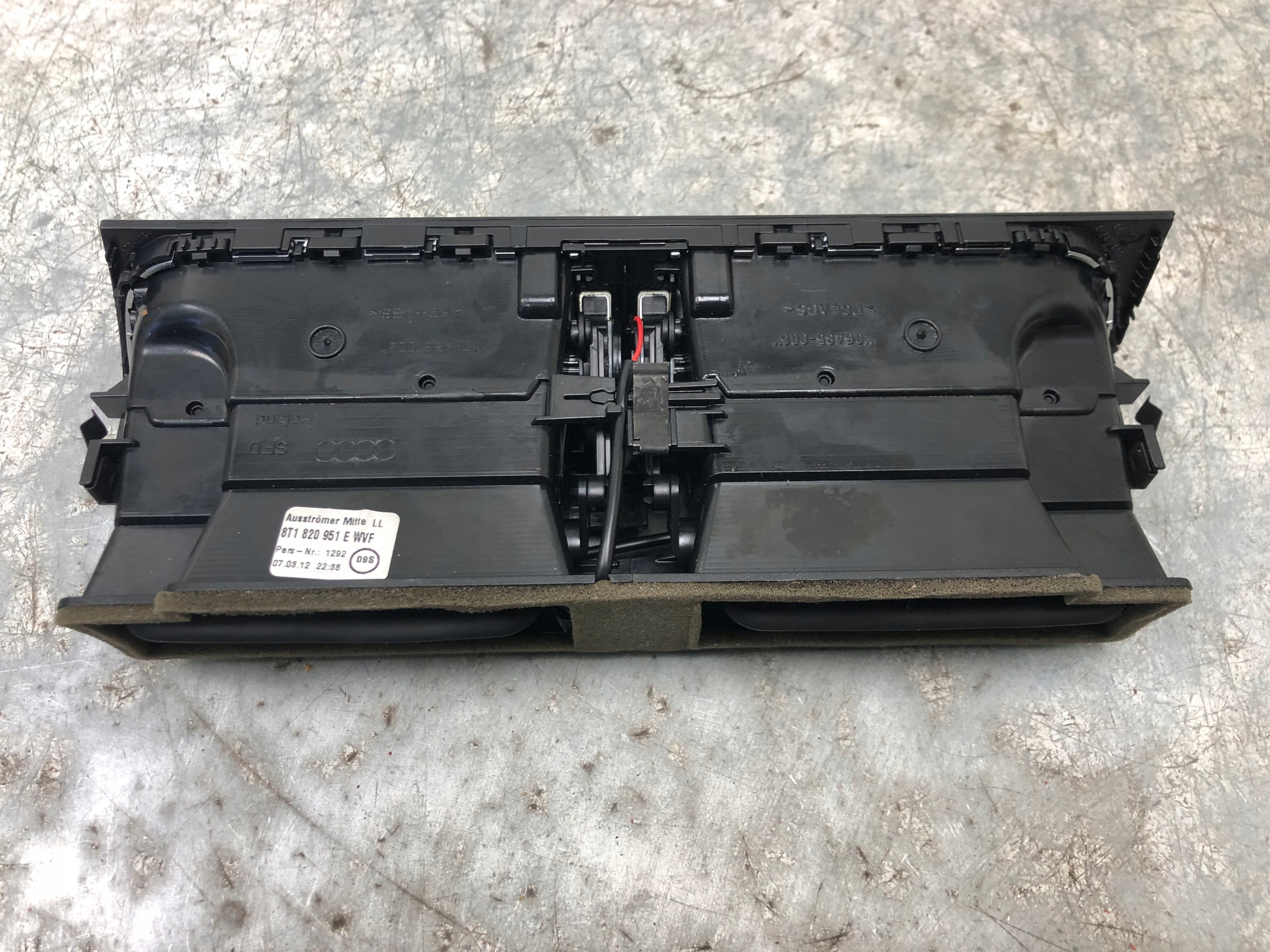 grid air conditioning devices central AUDI A4 B8 LIFT 8T1820951E