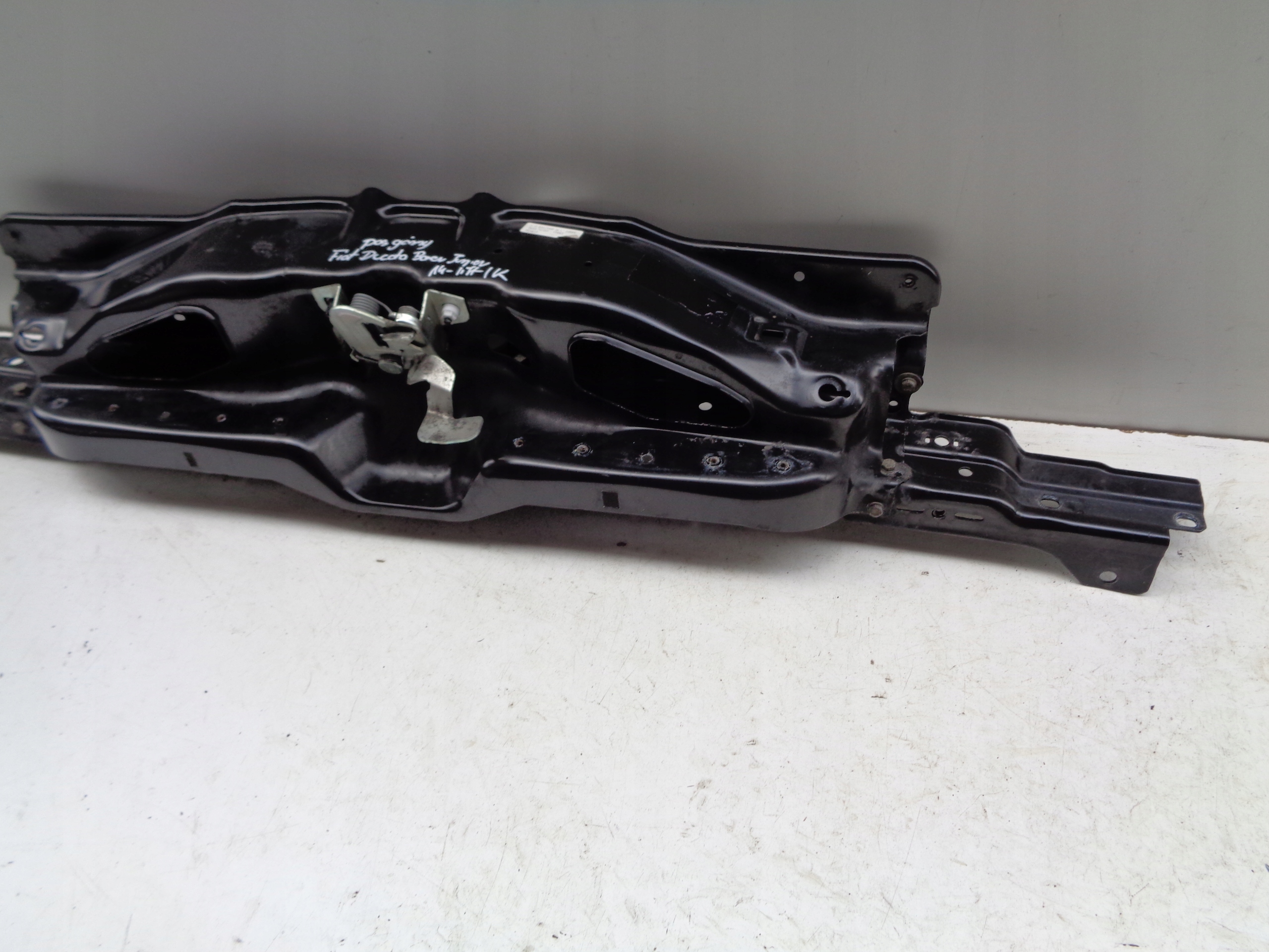 bar, wall front upper + lock FIAT DUCATO BOXER JUMPER 14- LIFT