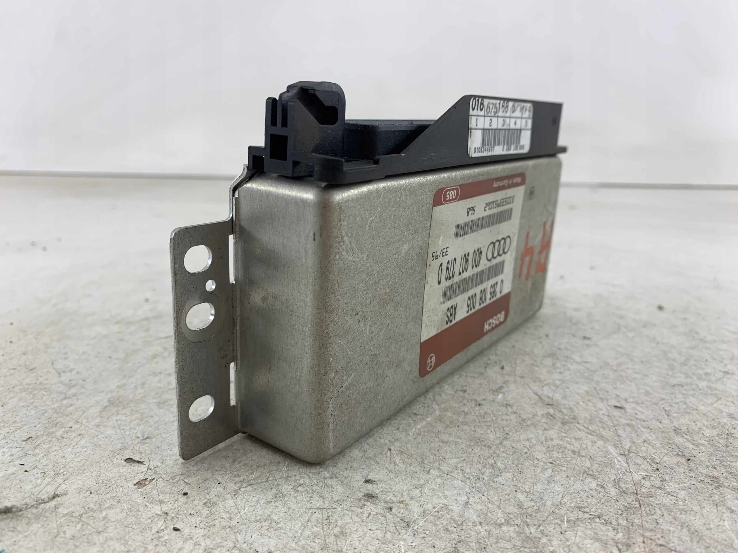 AUDI A4 B5 Unité de contrôle ABS 4D0907379D