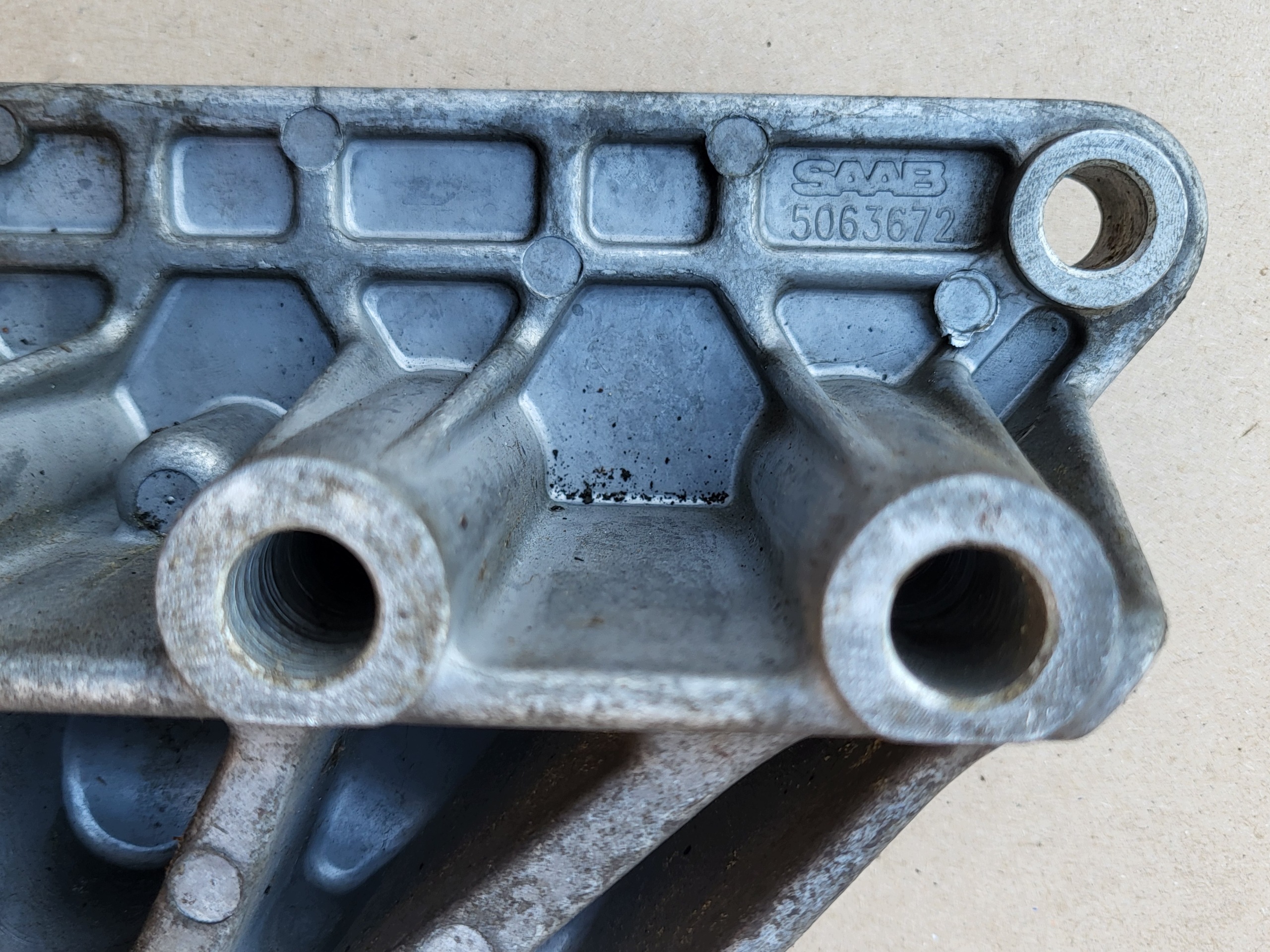 holder holder engine mount right SAAB 9-5 5063672 OE