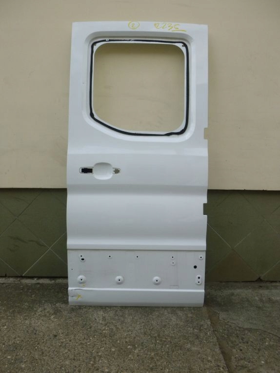 FORD TRANSIT MK8 DOKA 14- door right rear.