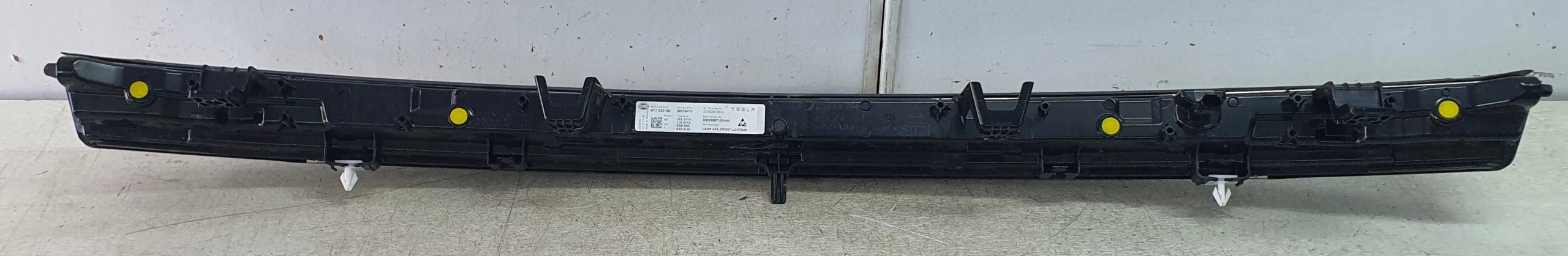 TESLA MODEL Y JUNIPER LIFT light front central OE 25- 2038294-00-C