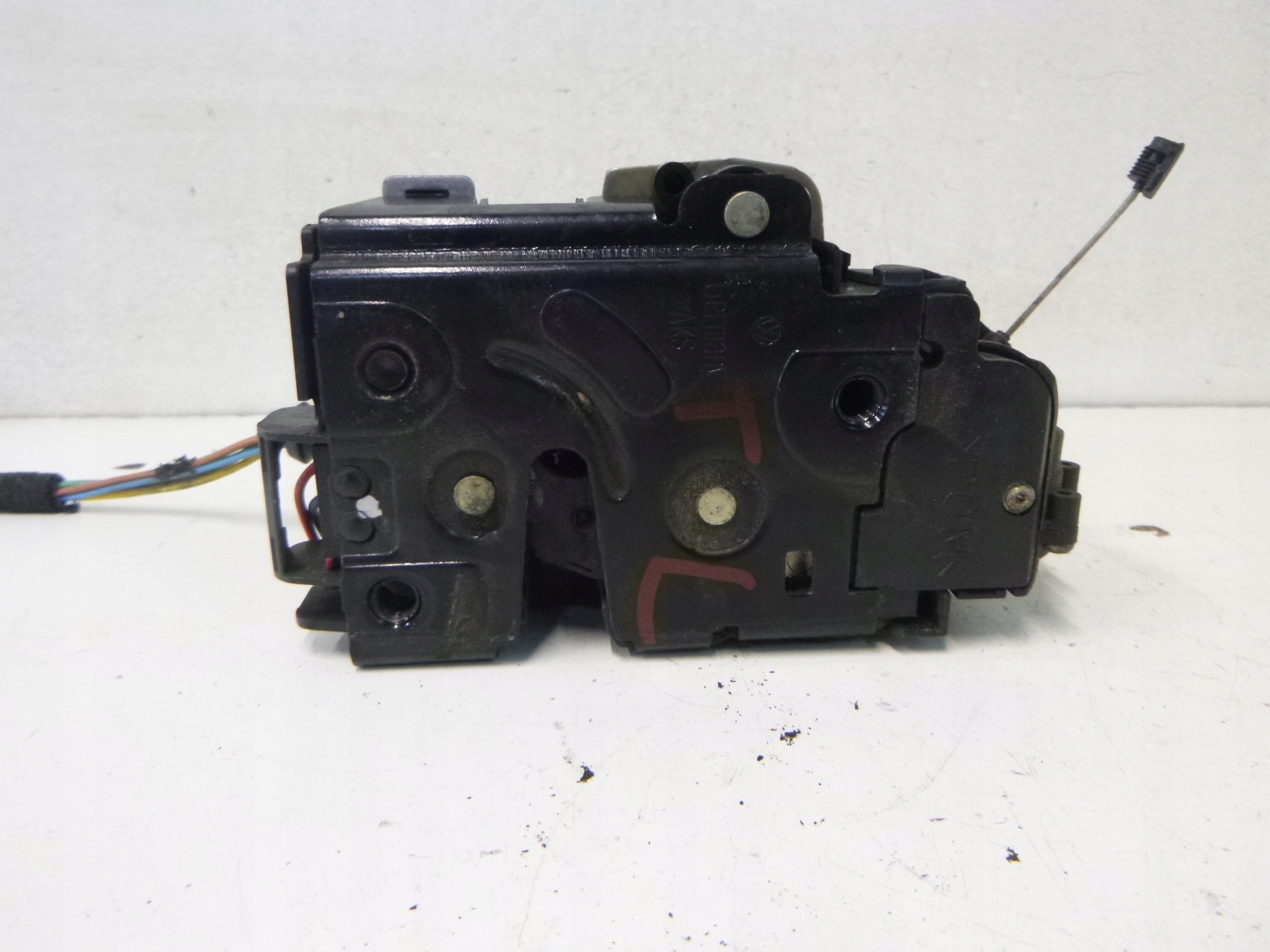 lock door rear part left Skoda Octavia 2001
