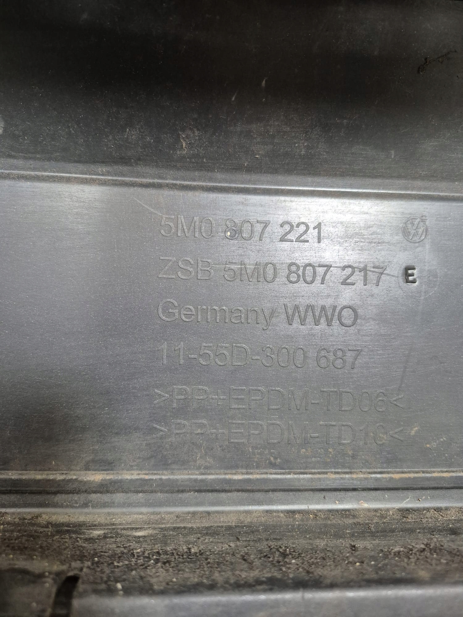 VW GOLF 5 plus 5 + 05- bumper front front SPR 5M0807221