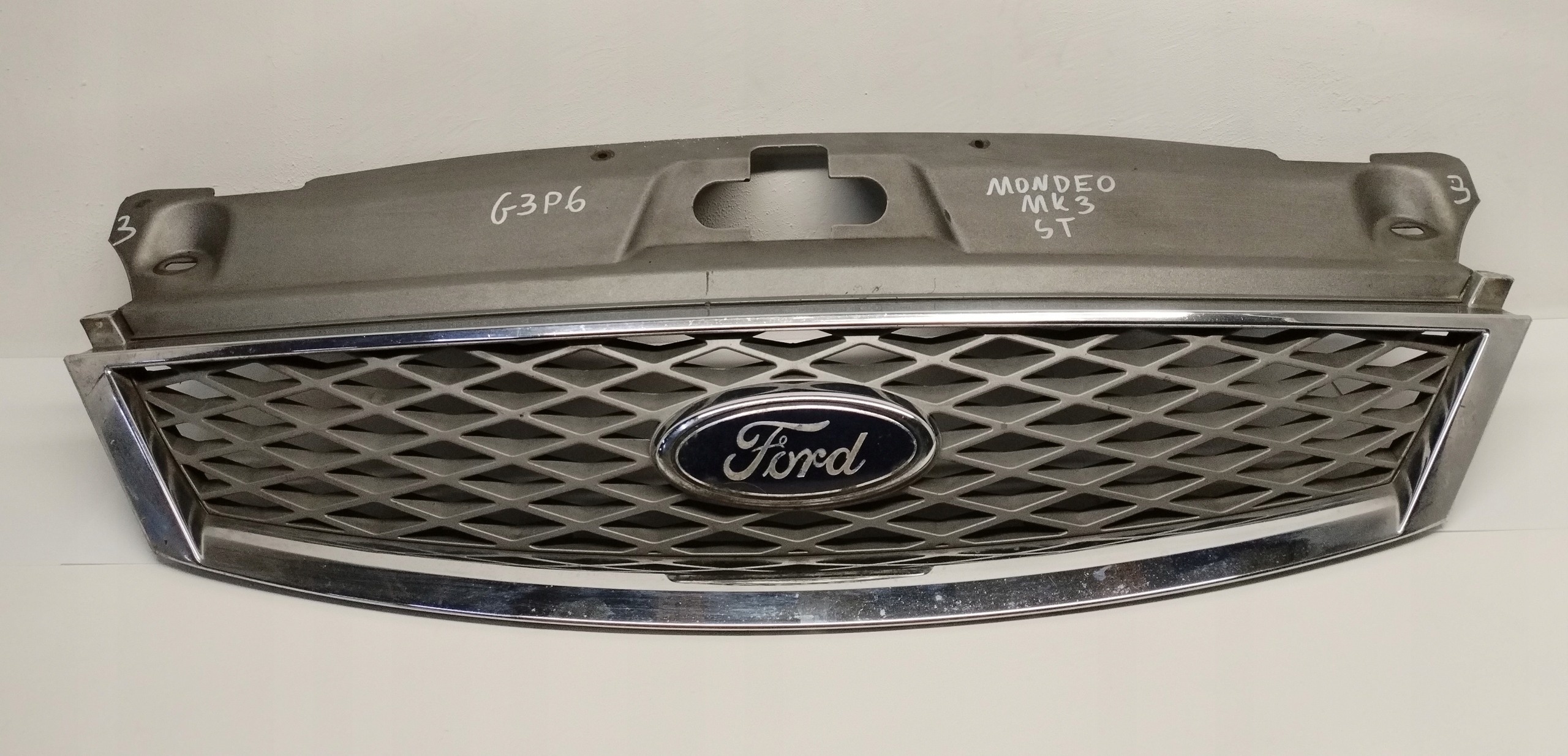 Grille Ford Mondeo Mk3 ST 2S7Y8A100AAW
