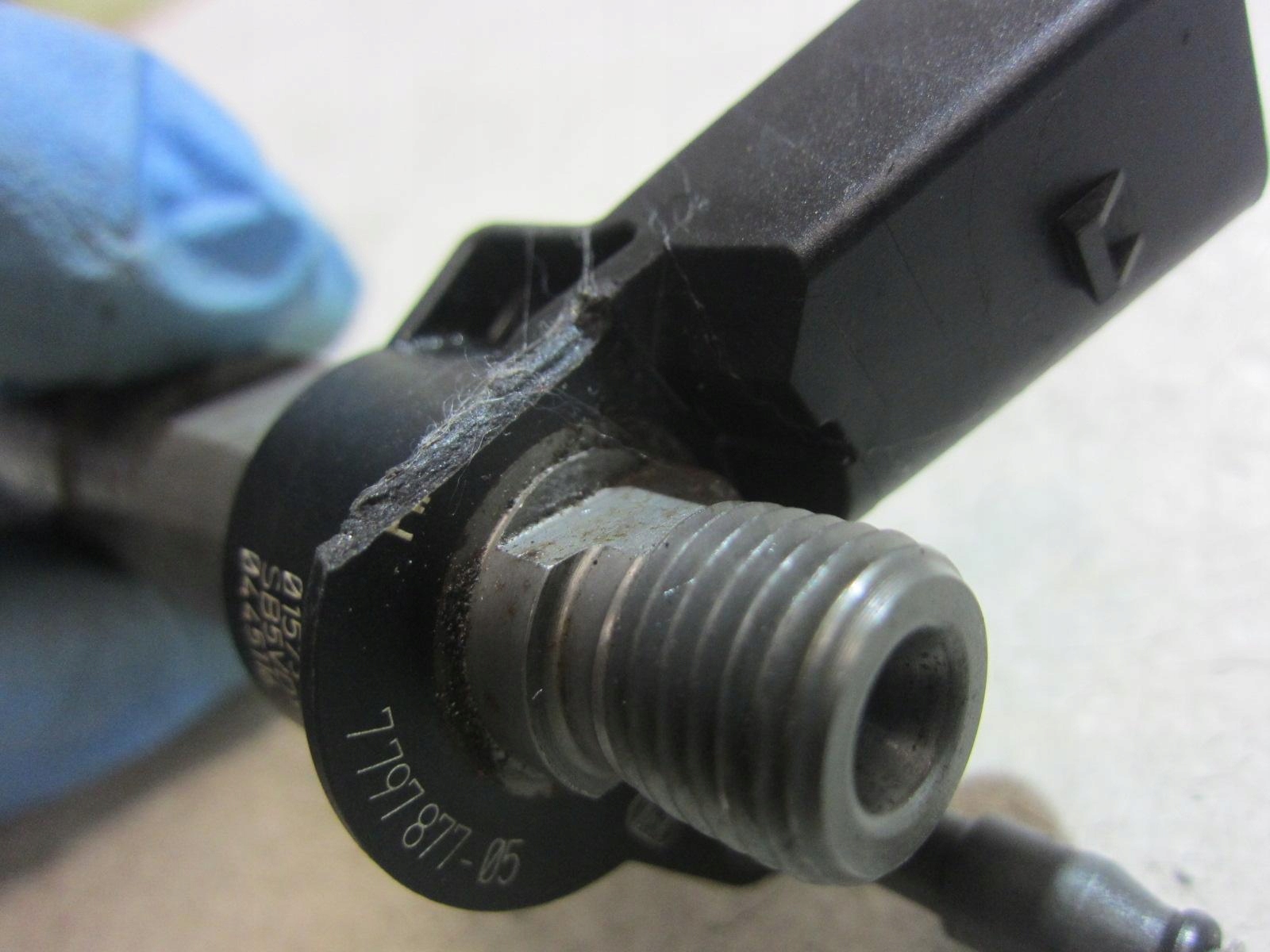 BMW E60 E90 E87 N47 nozzle injector 7797877 13537797877