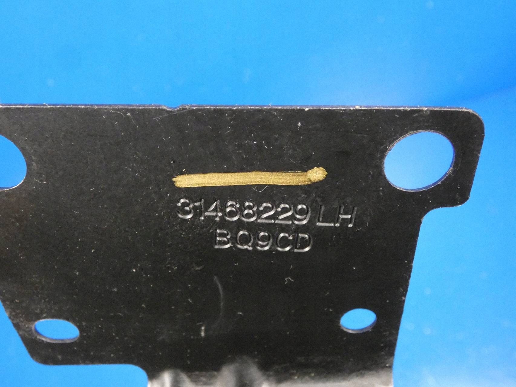 VOLVO V60 II S60 III holder console of a lock bonnets left front