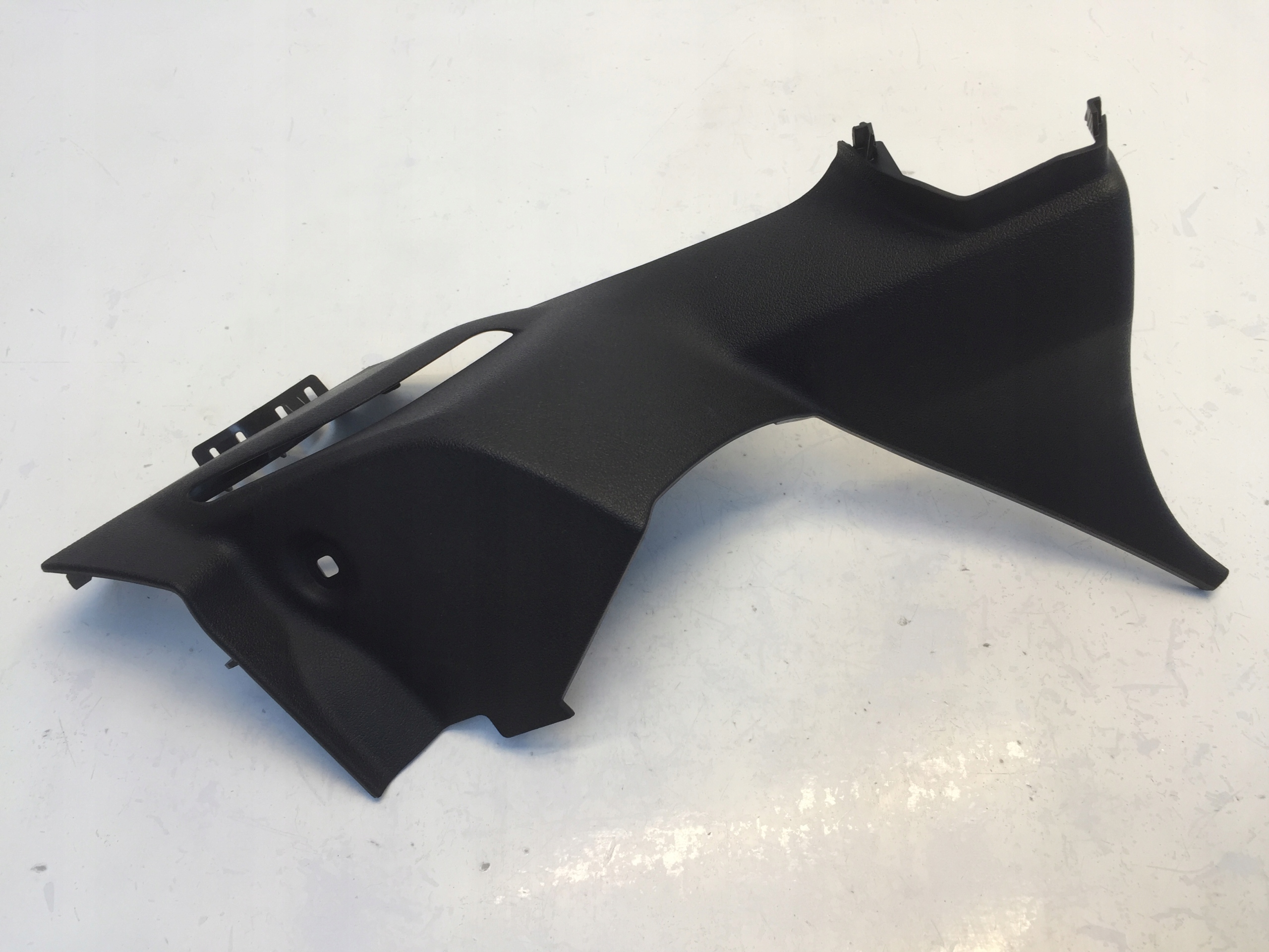 7475573 - BMW 2 F44 GRAND COUPE 2021 накладка стойки зд л