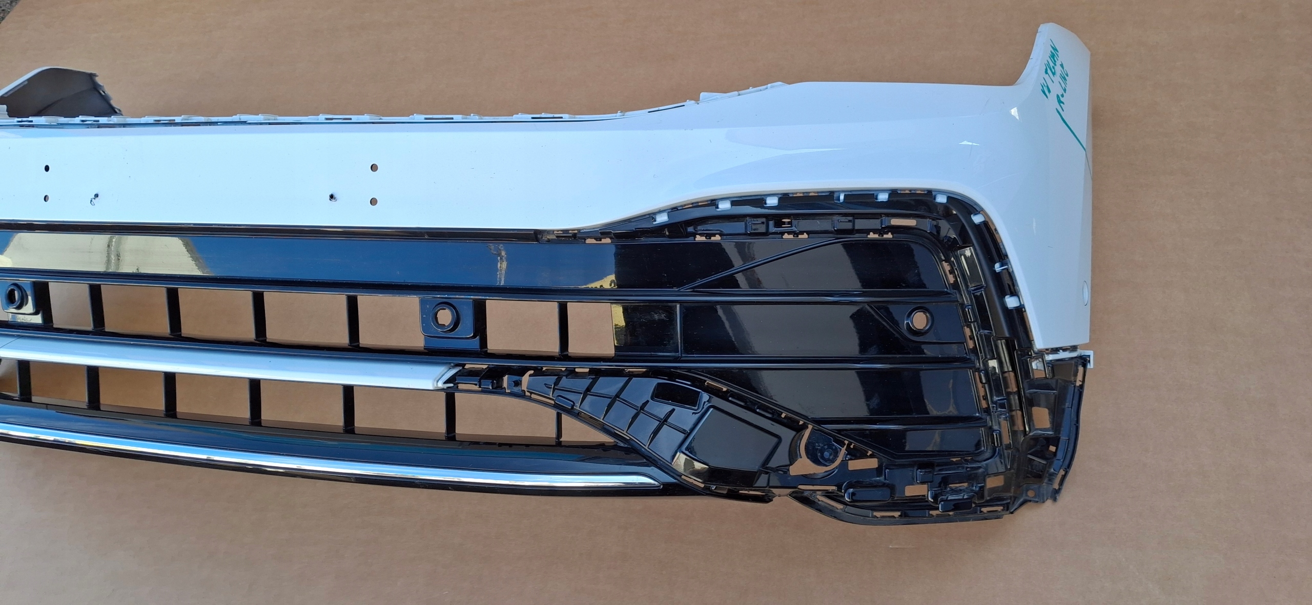 VW TIGUAN 2 II 5NA R-LINE LIFT ZDERZAK PRZÓD PRZEDNI 5NA853677Q Powierzchnia malowana