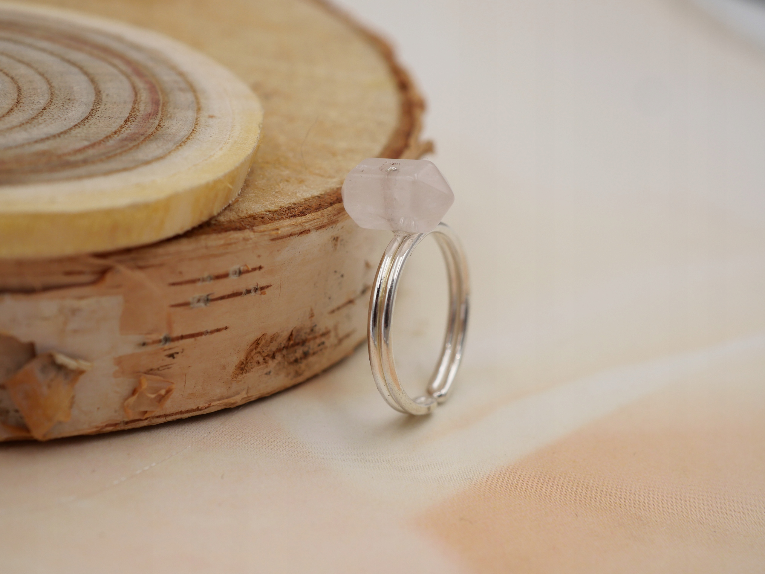 SREBRNY PIERŚCIONEK Z GROTEM-KRYSZTAŁ GÓRSKI Waga 2.45 g