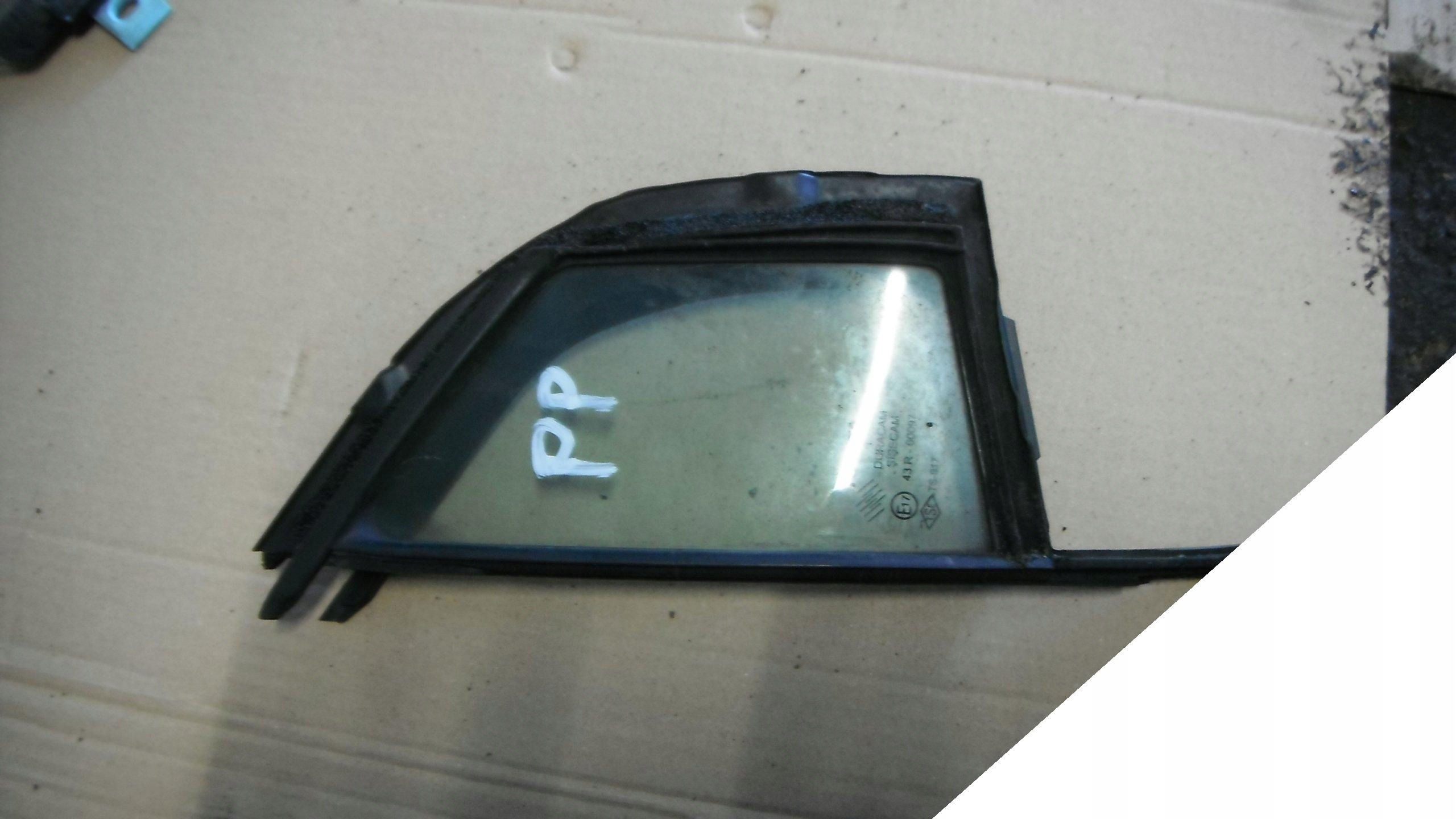 TOYOTA YARIS 2 II 5D 06- SZYBA PRAWA PRZEDNIA MAŁA