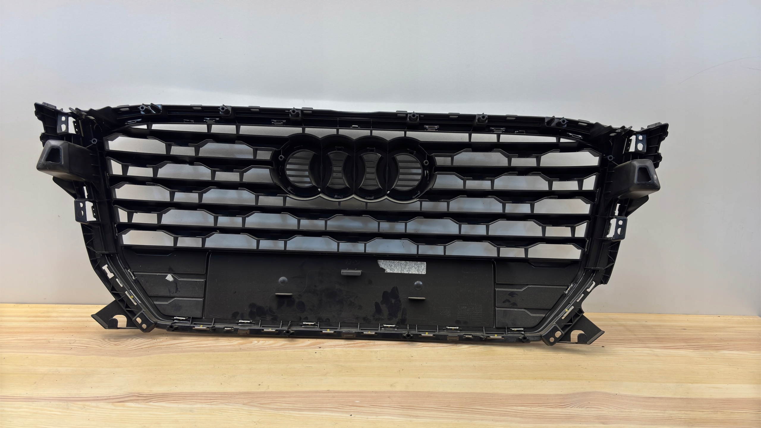 Audi Q2 Kühlergrill FRONTGRILL Kühlergitter 81A853651 - Thumbnail 3