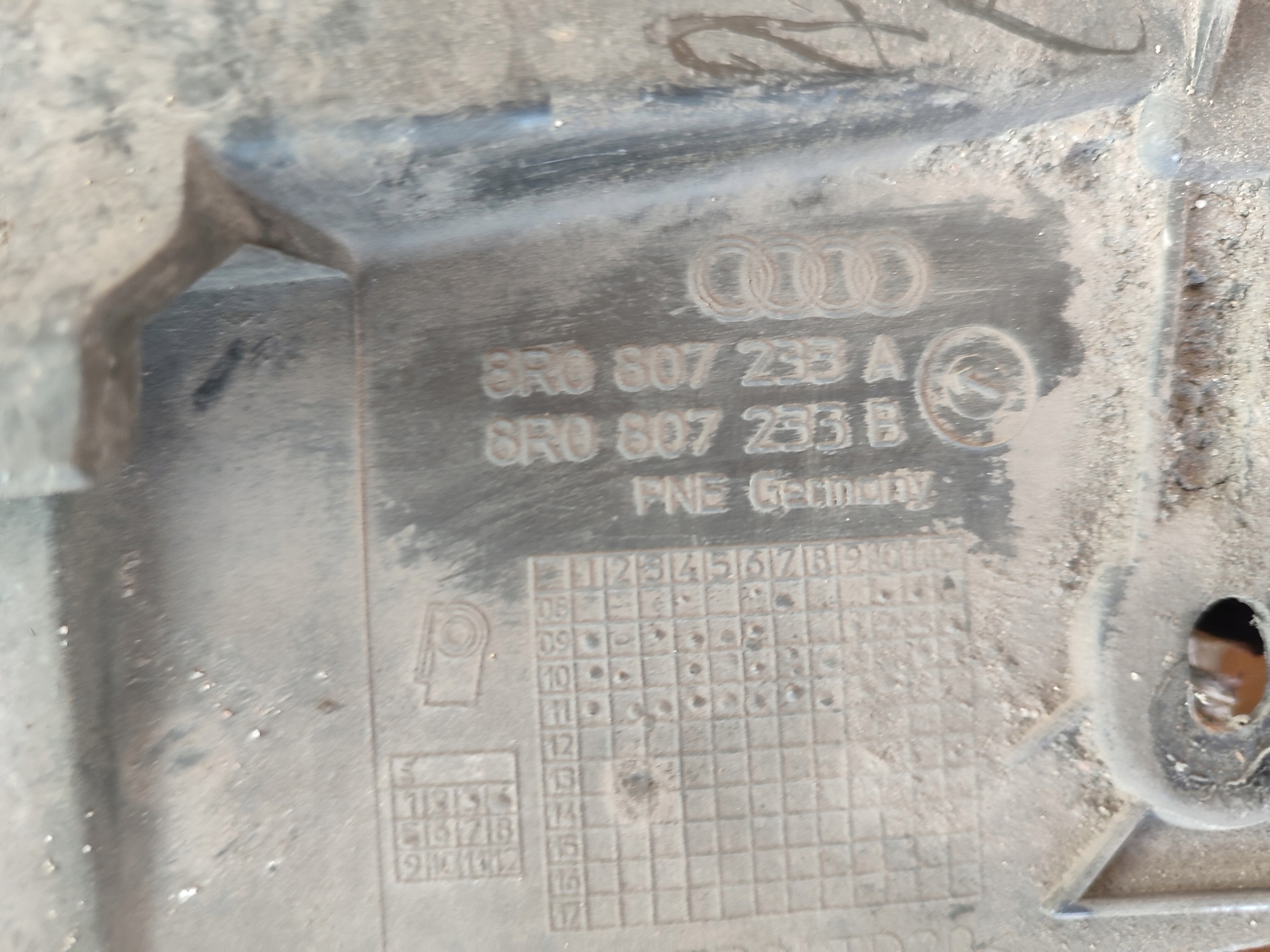 abdeckung Blende Abdeckung der Stoßstange vorne AUDI Q5 8R0 8R0807233A