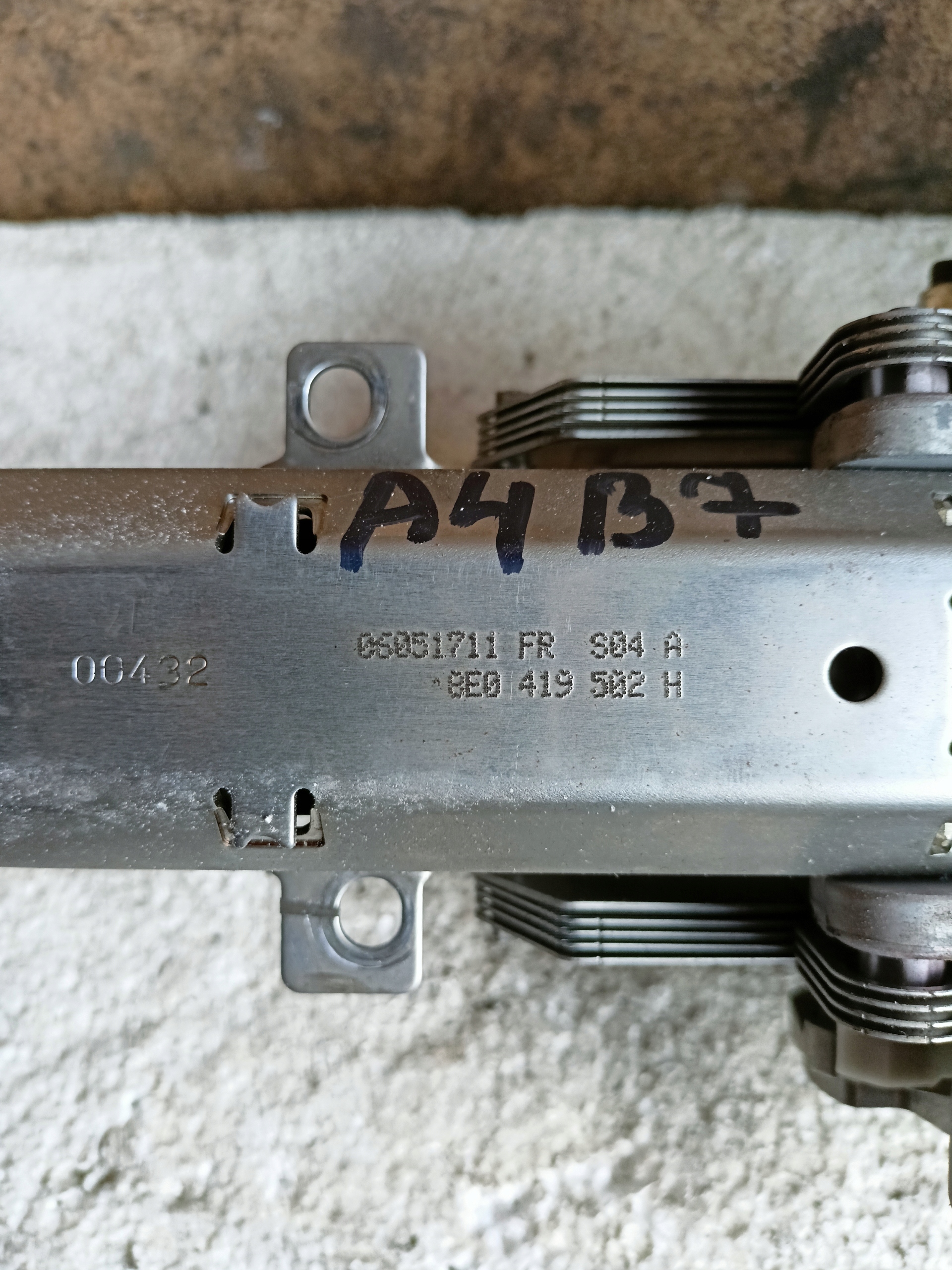 steering wheel rod AUDI A4 B7 8E0419502H