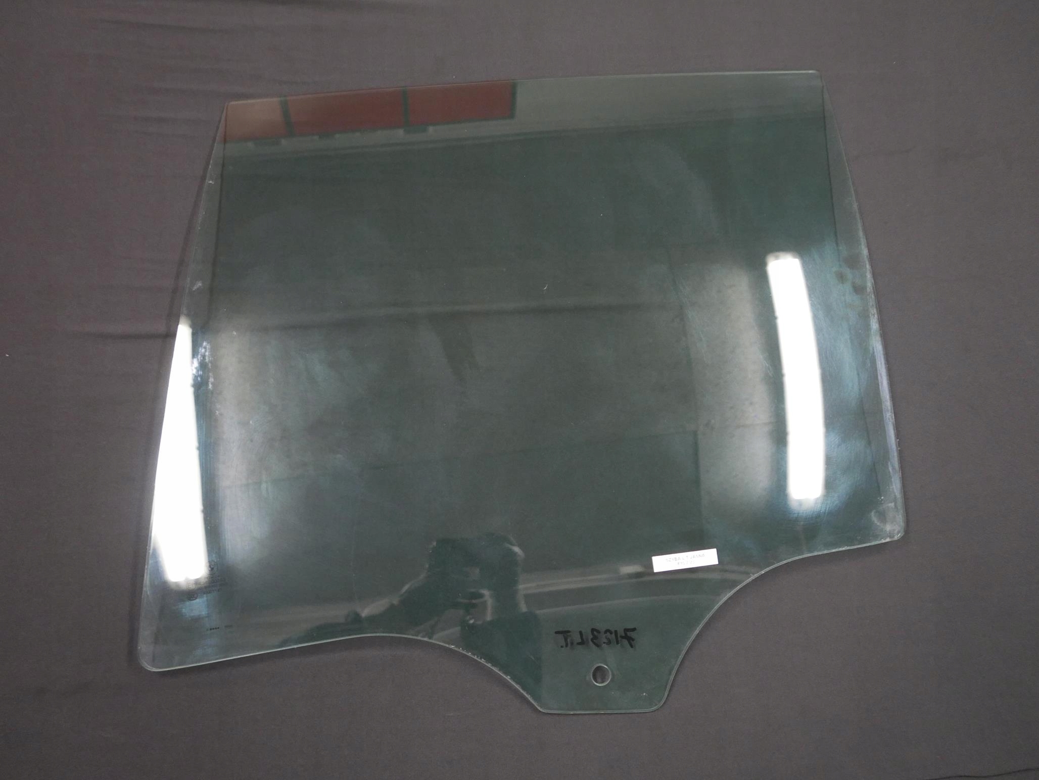 BMW X5 F15 SZYBA BOCZNA DRZWI LEWY TYŁ JASNA