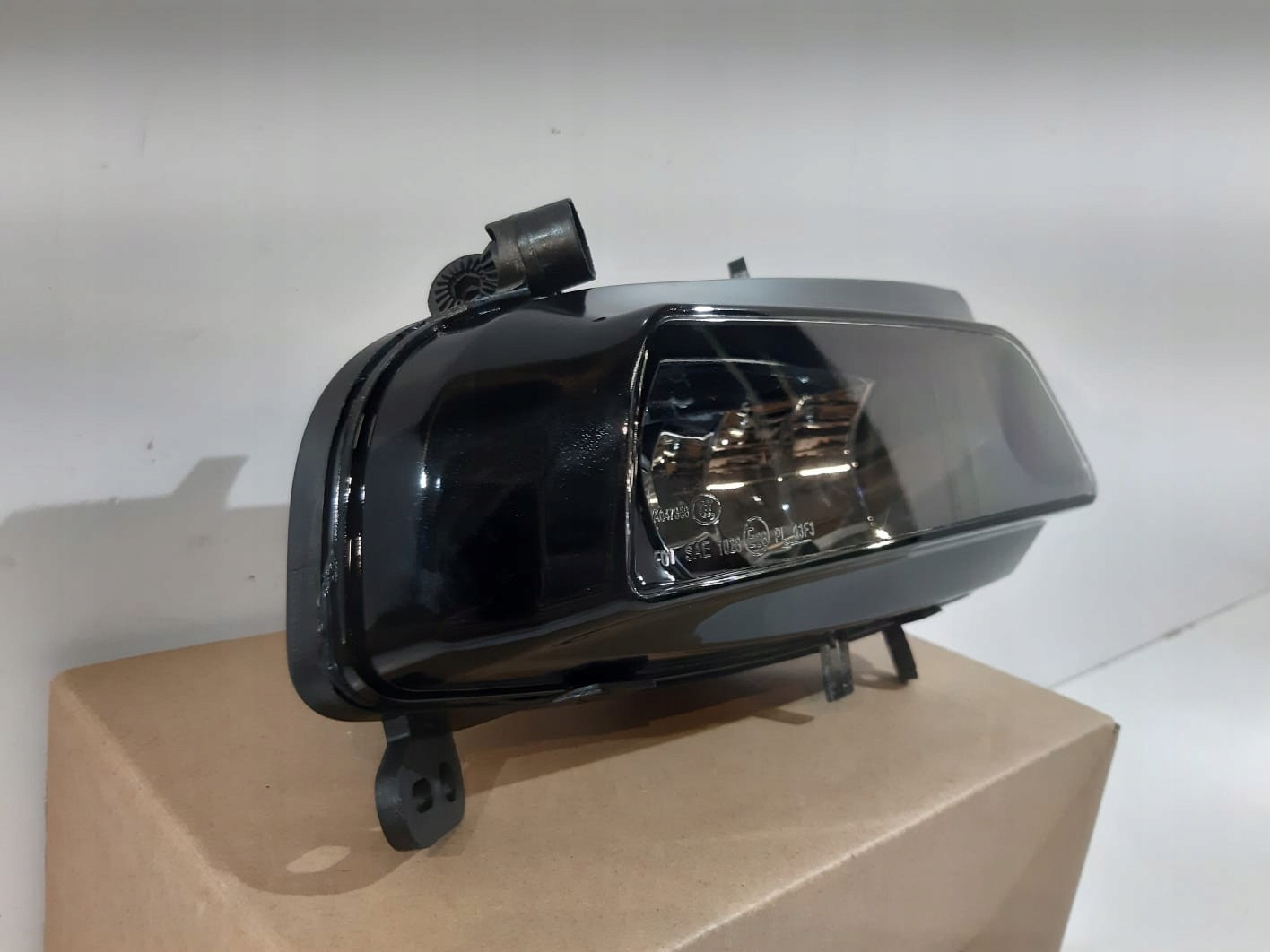 Audi A4 B8 / A5 8T ГАЛОГЕН H7 r - 13324