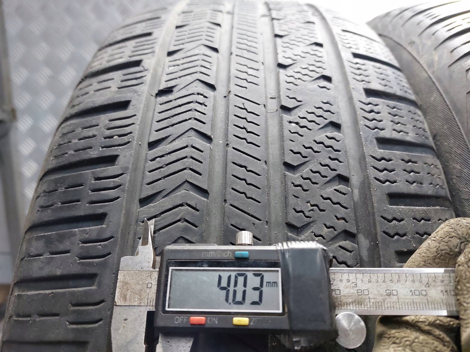 OPONY CAŁOROCZNE 4 SZT 225/55R18 2017R VREDESTEIN Marka Vredestein