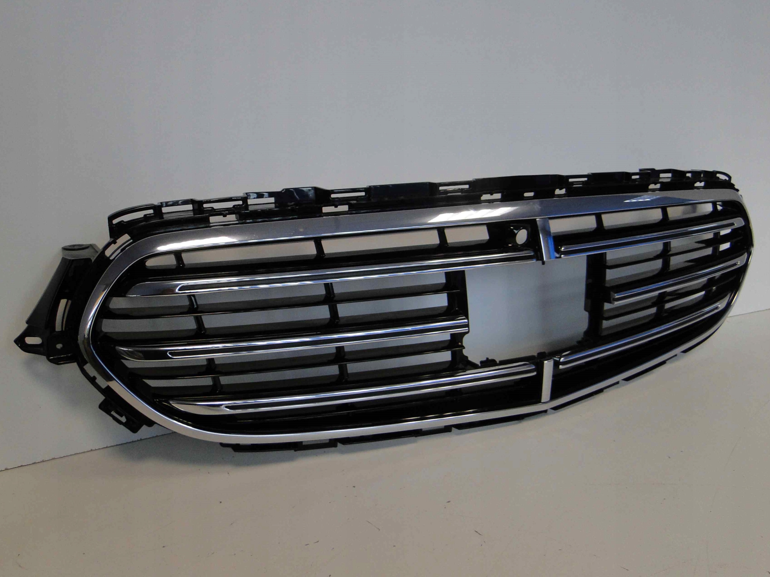 MERCEDES W213 213 LIFT GRILL ATRAPA RADAR KAMERA Numer katalogowy części A2138800504