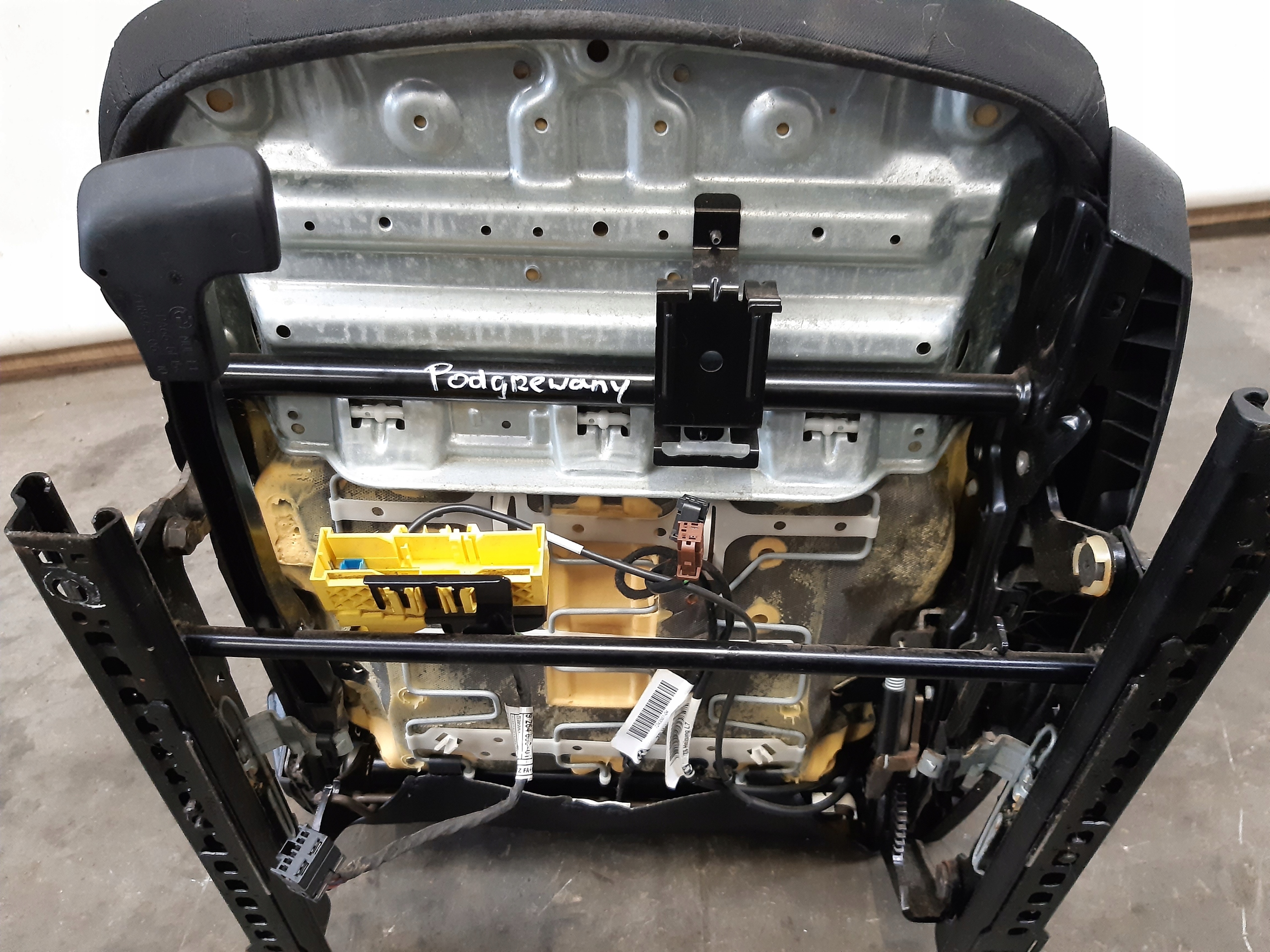 Sitz grzany links BMW F20