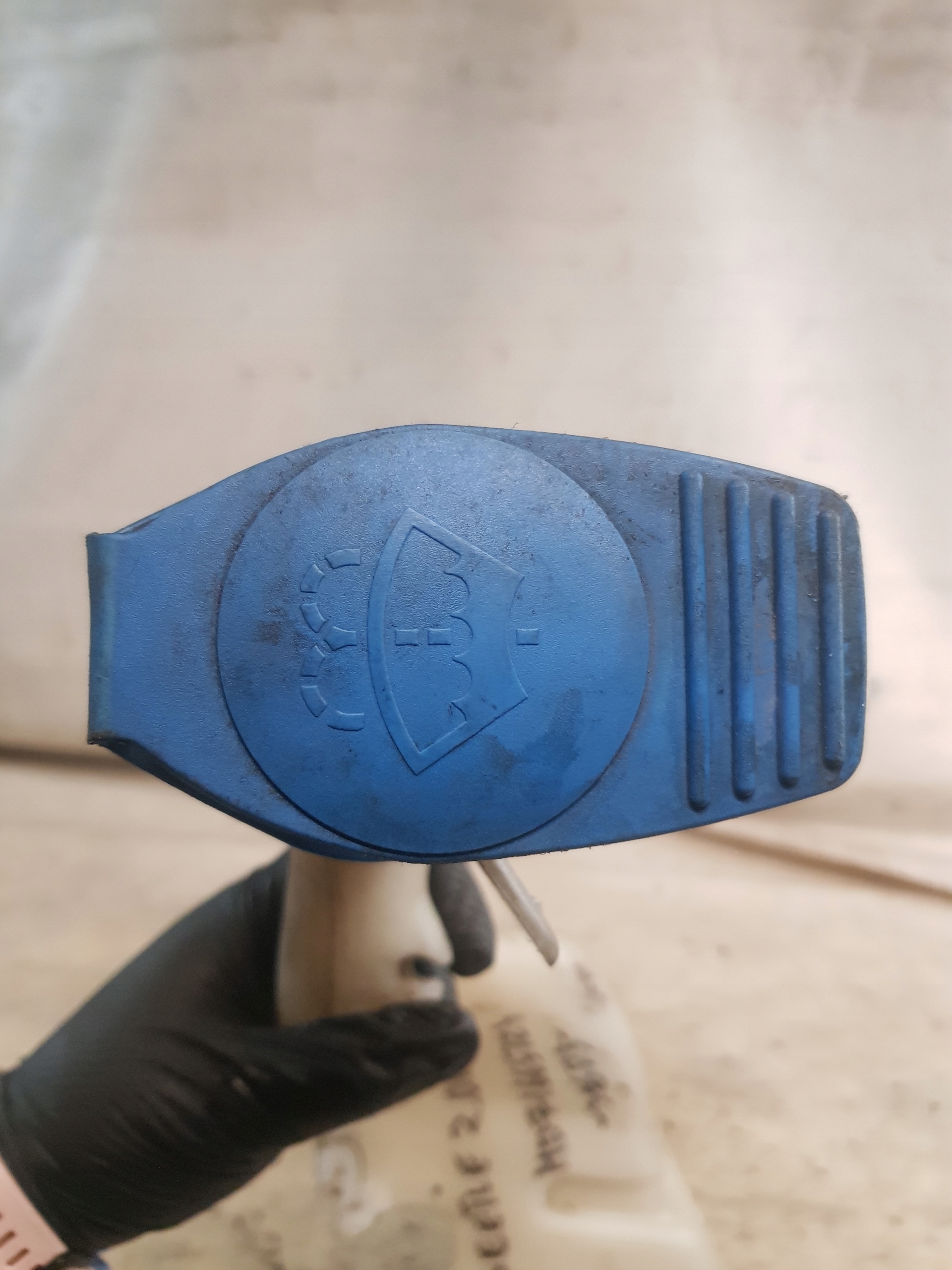 VW NEW BEETLE washer fluid tank 1C0955453D + pump