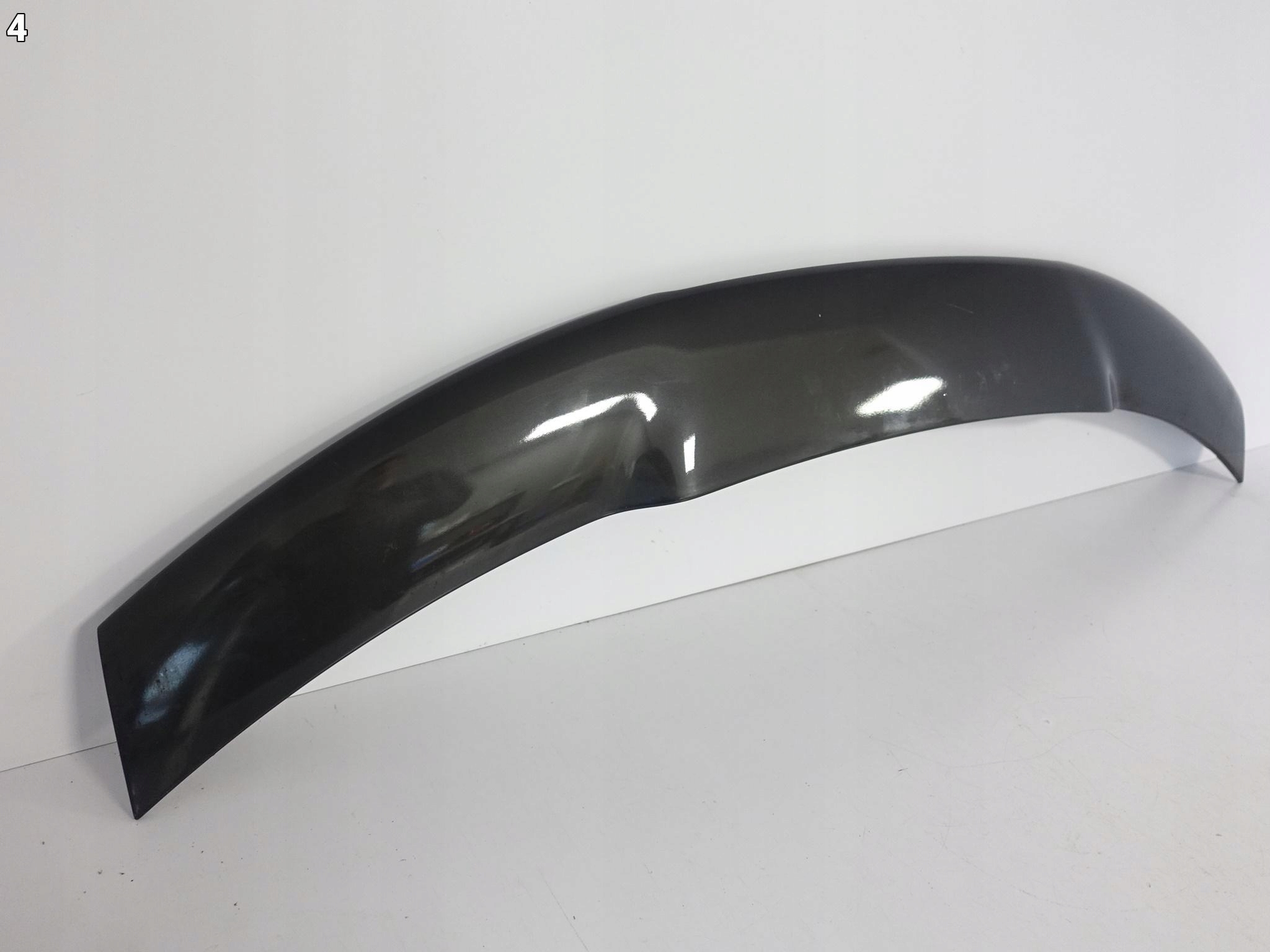 ASTON MARTIN V12 VANTAGE 10-18 SPOILER diffuser moulding W bumper rear part