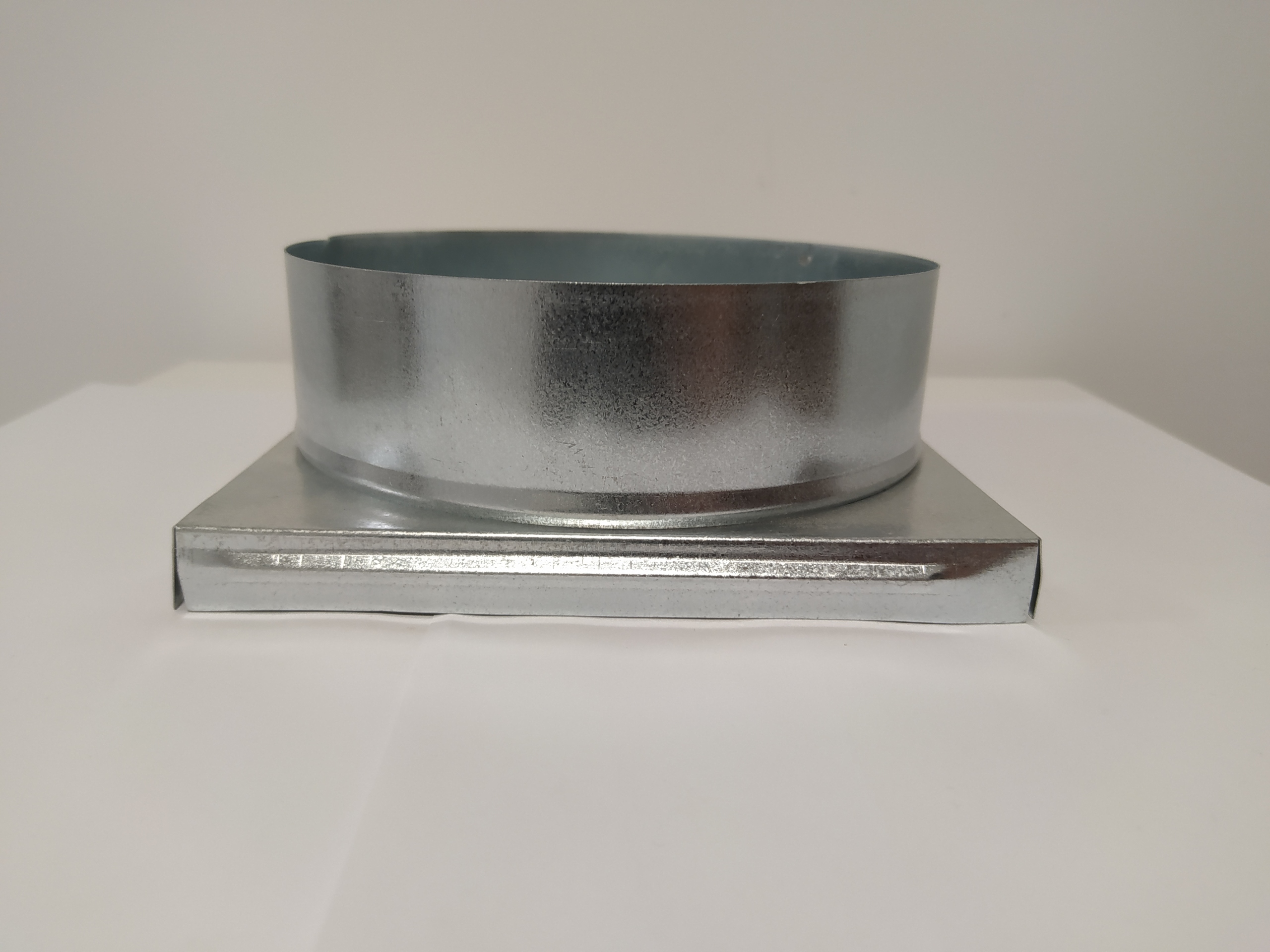 PRZYŁĄCZE KRATKA RURA 17X17 FI 150 REDUKCJA PRZEJŚ Typ kratki ozdobna