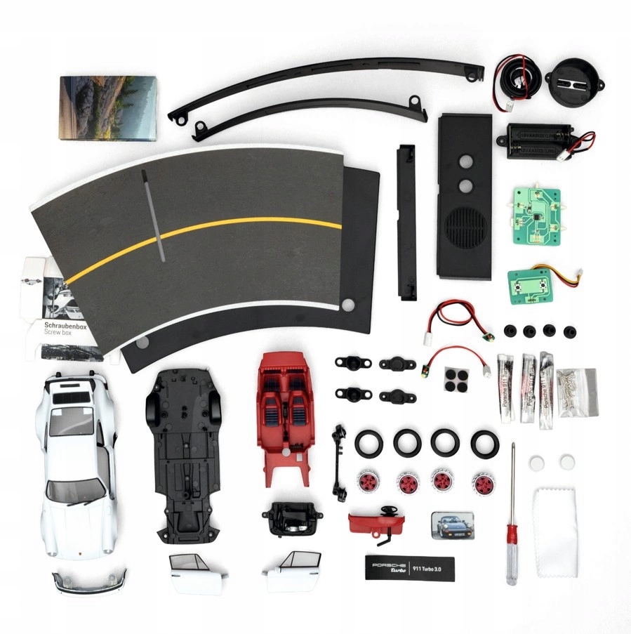 Адвент-календарь Franzis MachineWorks Porsche 911 Turbo 1975 2026, модель 1:24 со звуком, от 14 лет — фото 6