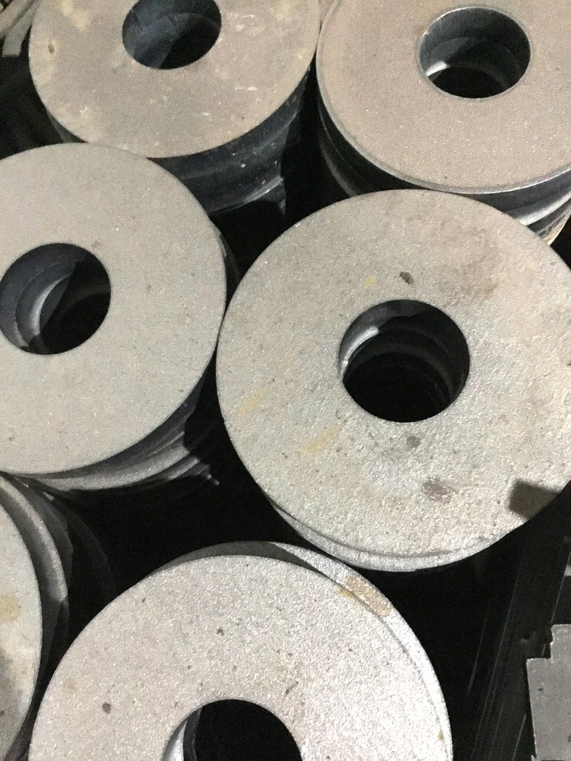 Ocelový límec o tloušťce 15 mm Kulatý průměr 280 mm Na Míru Otvory