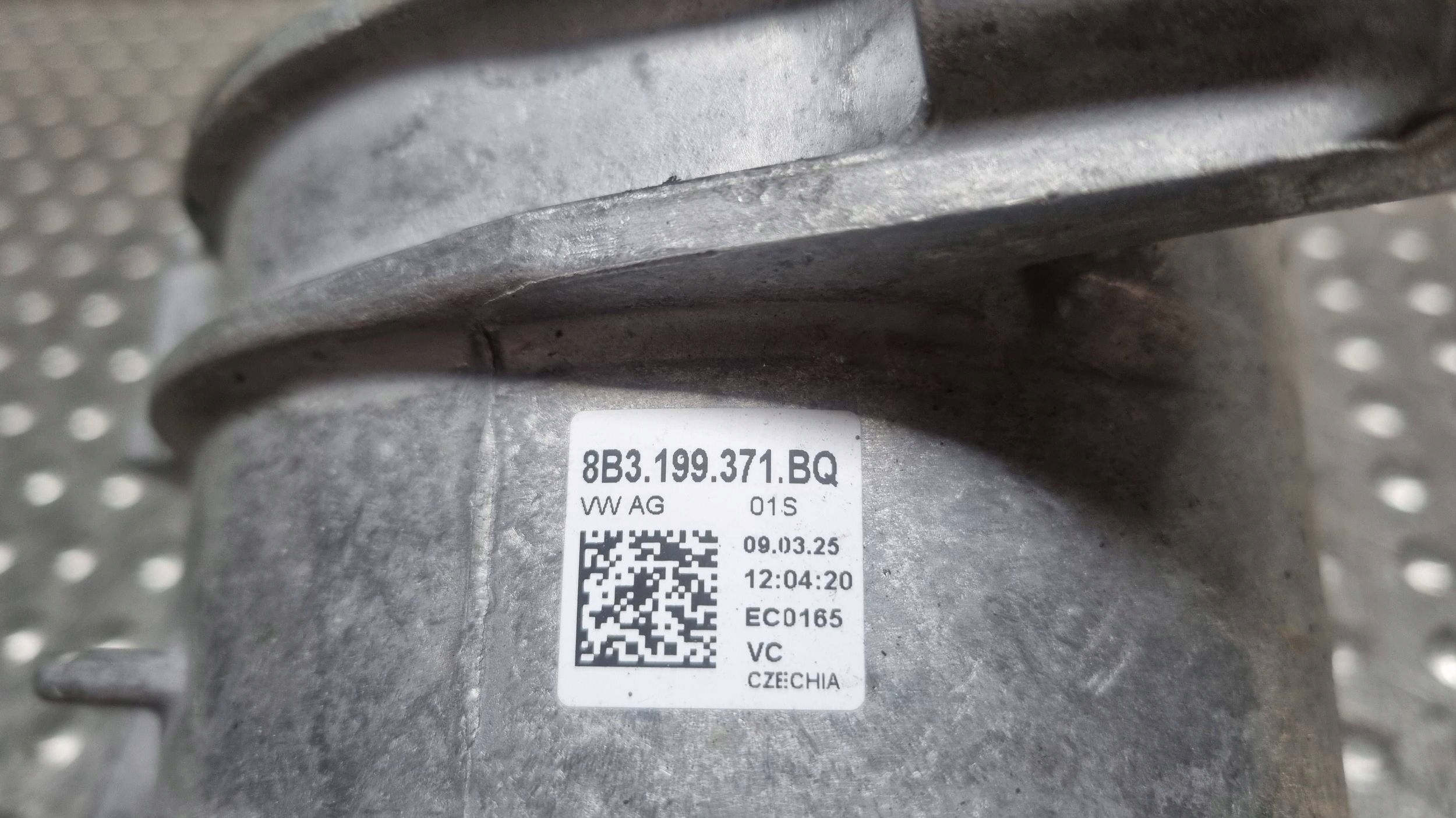 engine mount left 8B3199371BQ AUDI A5 B10 A6 C9 2.0 TDI 150KW 4x4