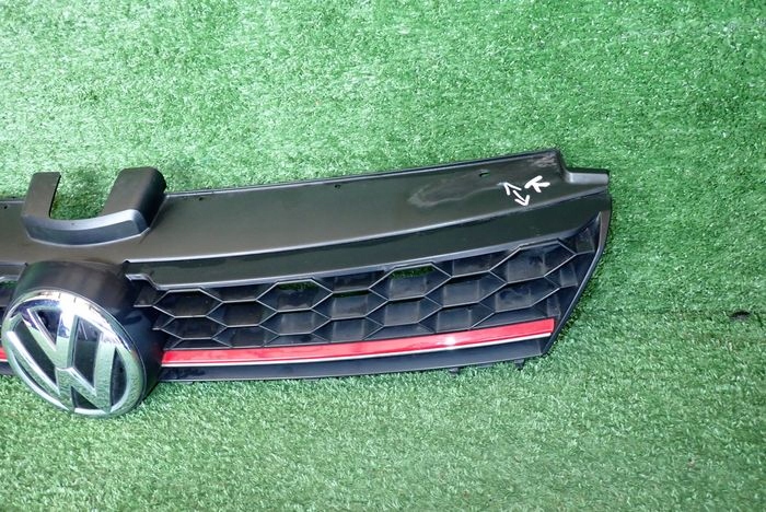 VW GOLF VII GTI 12-17 Grille