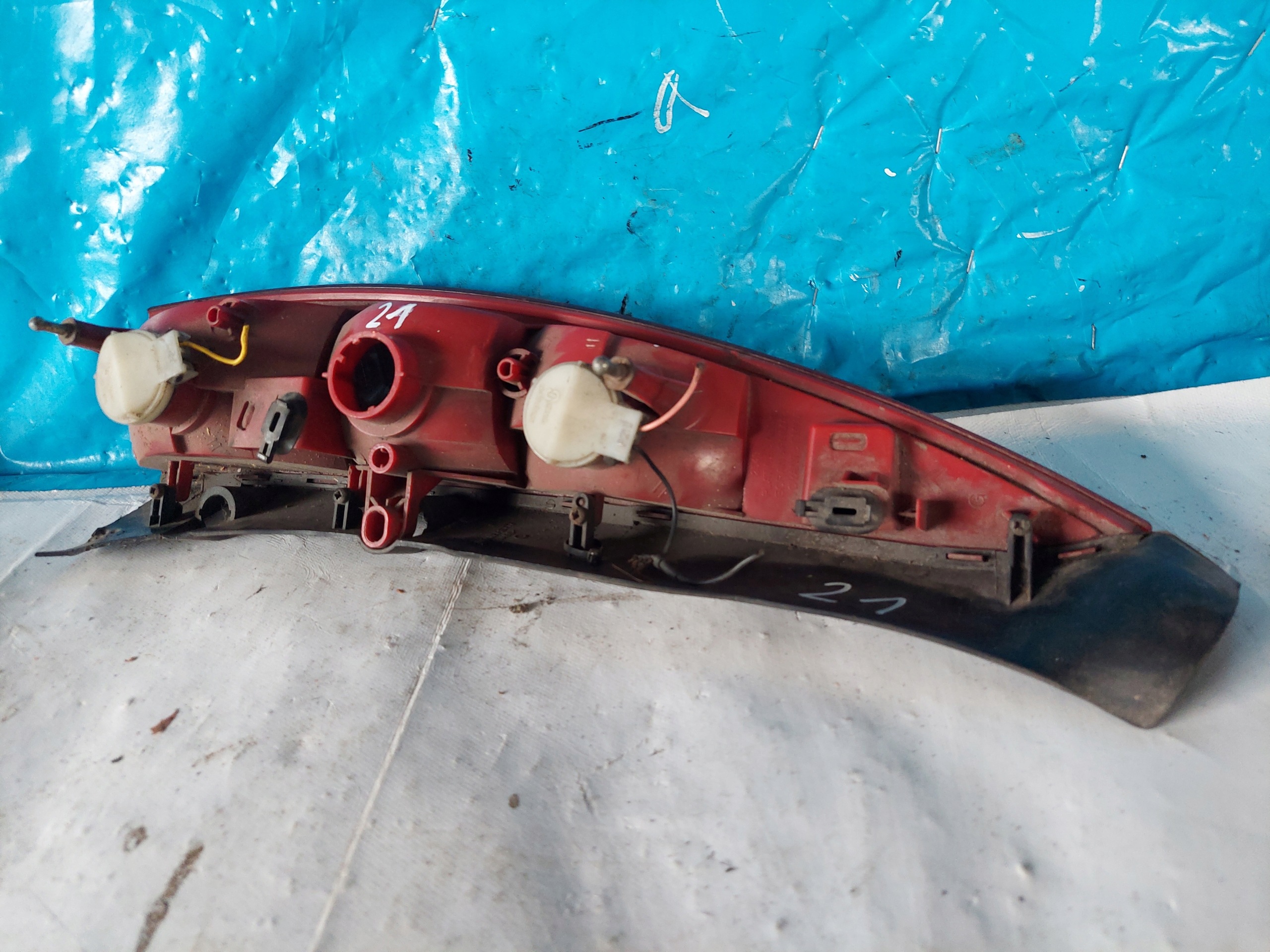 light CITROEN C5 and 2549 right rear part