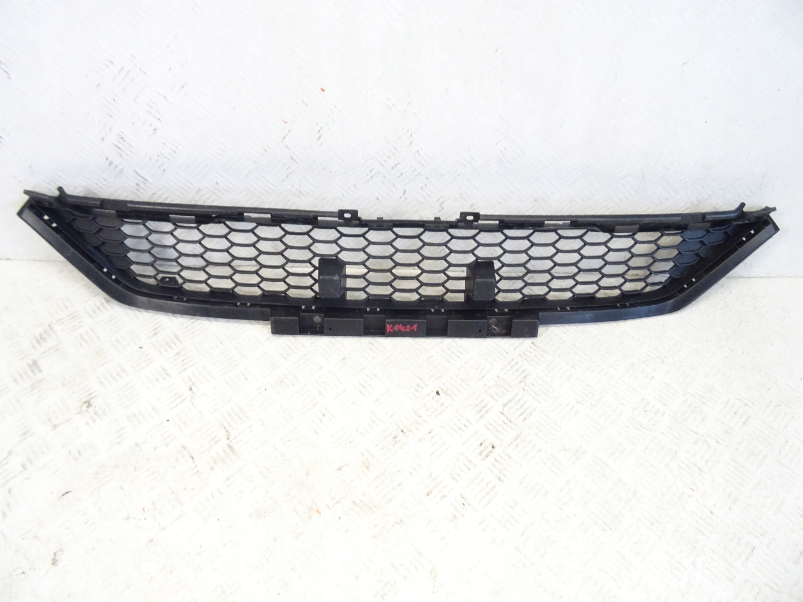 grid of a bumper front front central MG ZS LIFT P10628332