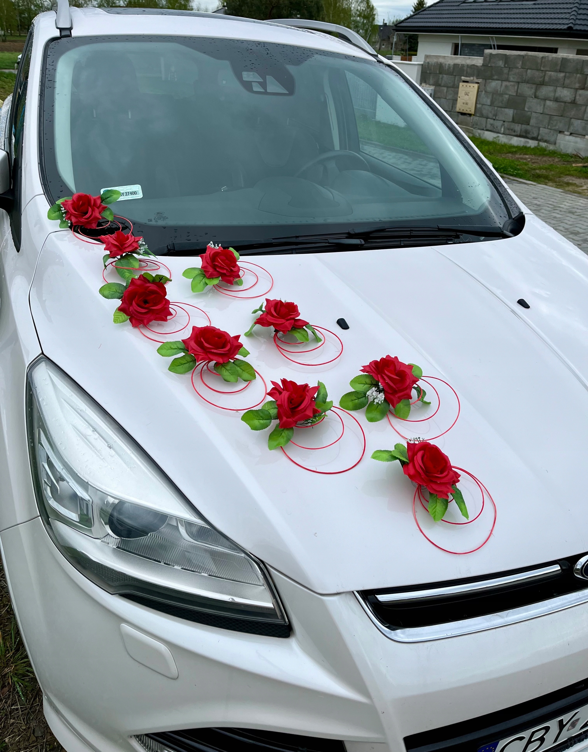 Dekoracja samochodu ozdoby na auto stroiki do ślubu CZERWONA Kolor dominujący pomarańcze i czerwienie