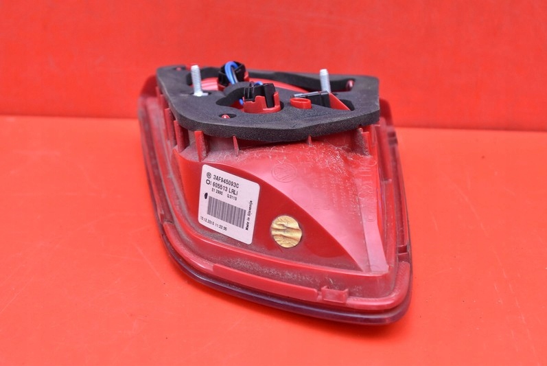 light left rear part rear 3AF945093C UK VW PASSAT B7 KOMBI 10-14