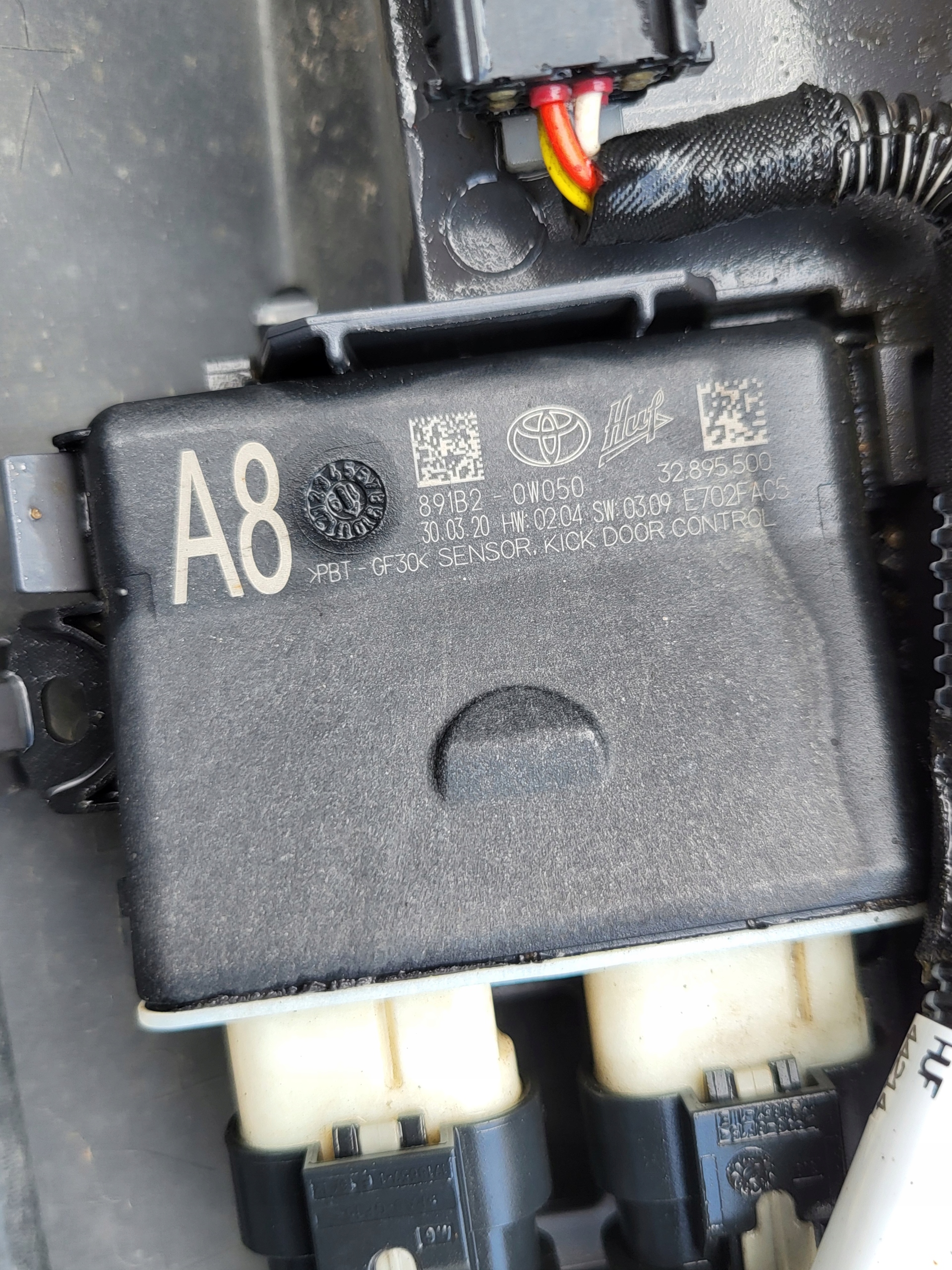 bumper rear complete module sensor OTWIERANIE NOGA TOYOTA RAV4 V 5 OE