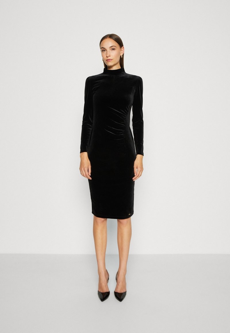 Sametové ceruzkové Šaty Armani Exchange Xs