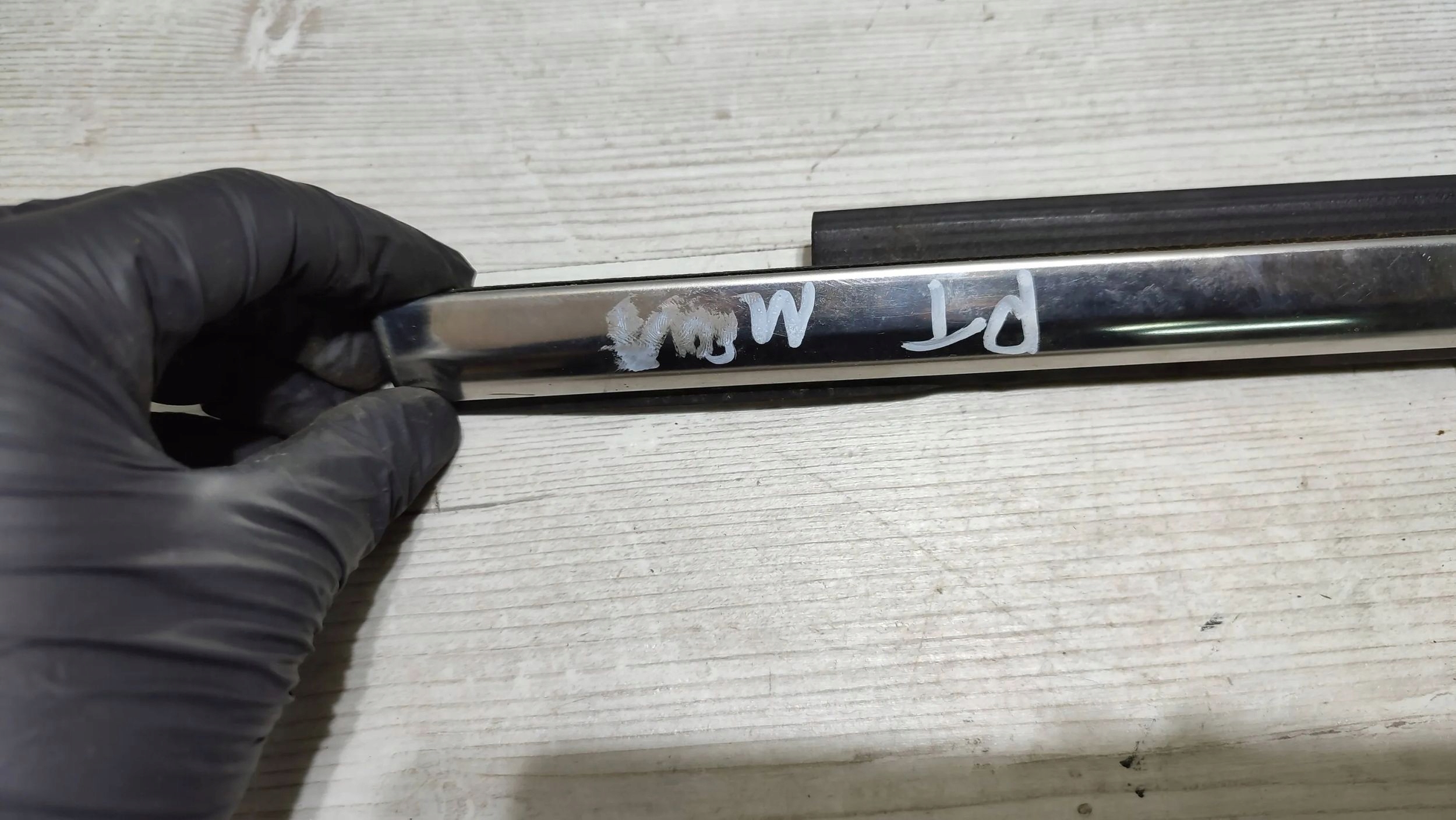 Ford Mondeo MK5 16r 2.0TDCi rear part side right moulding dust