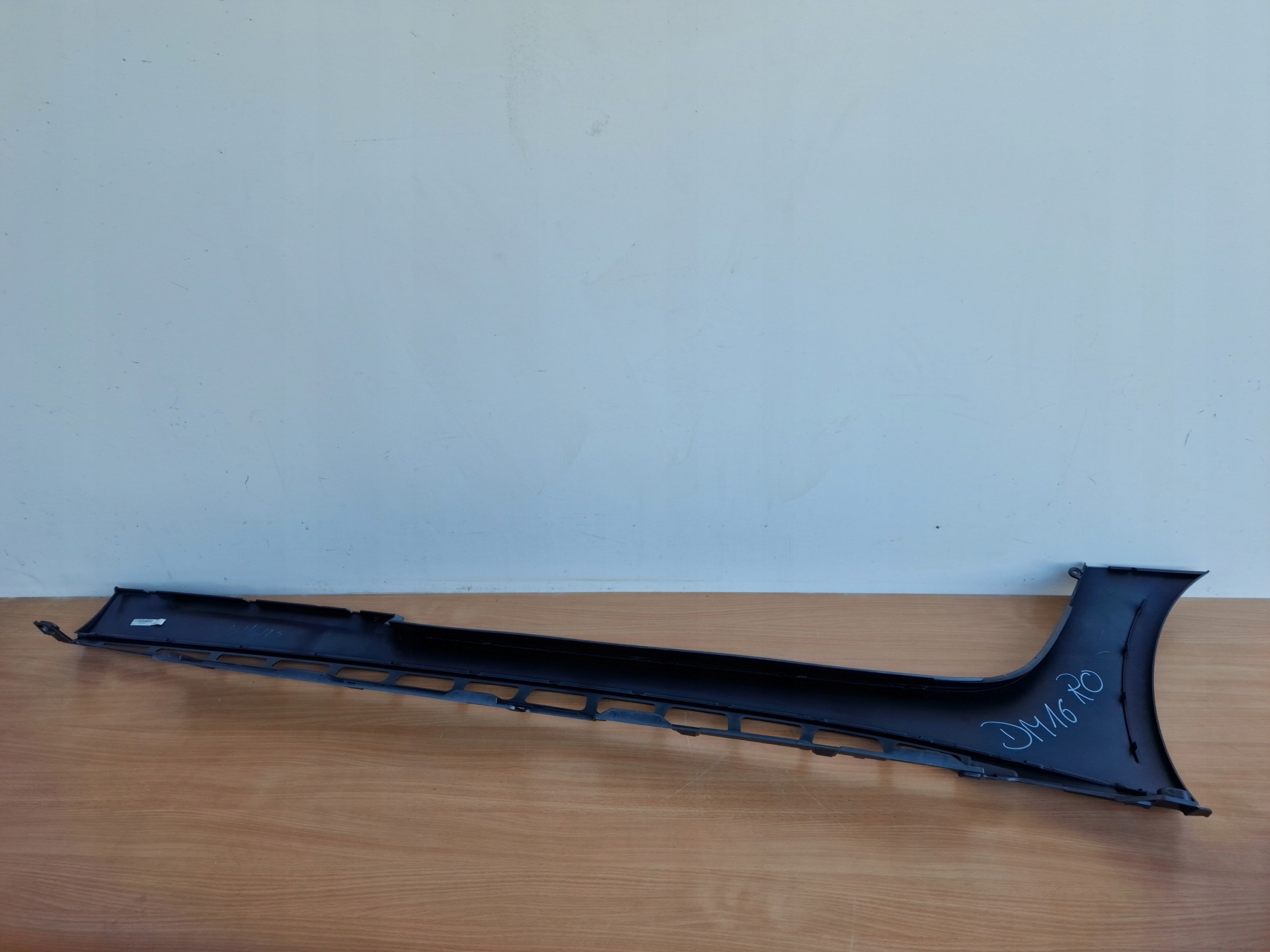 MERCEDES AMG GT FL 190 right threshold moulding threshold