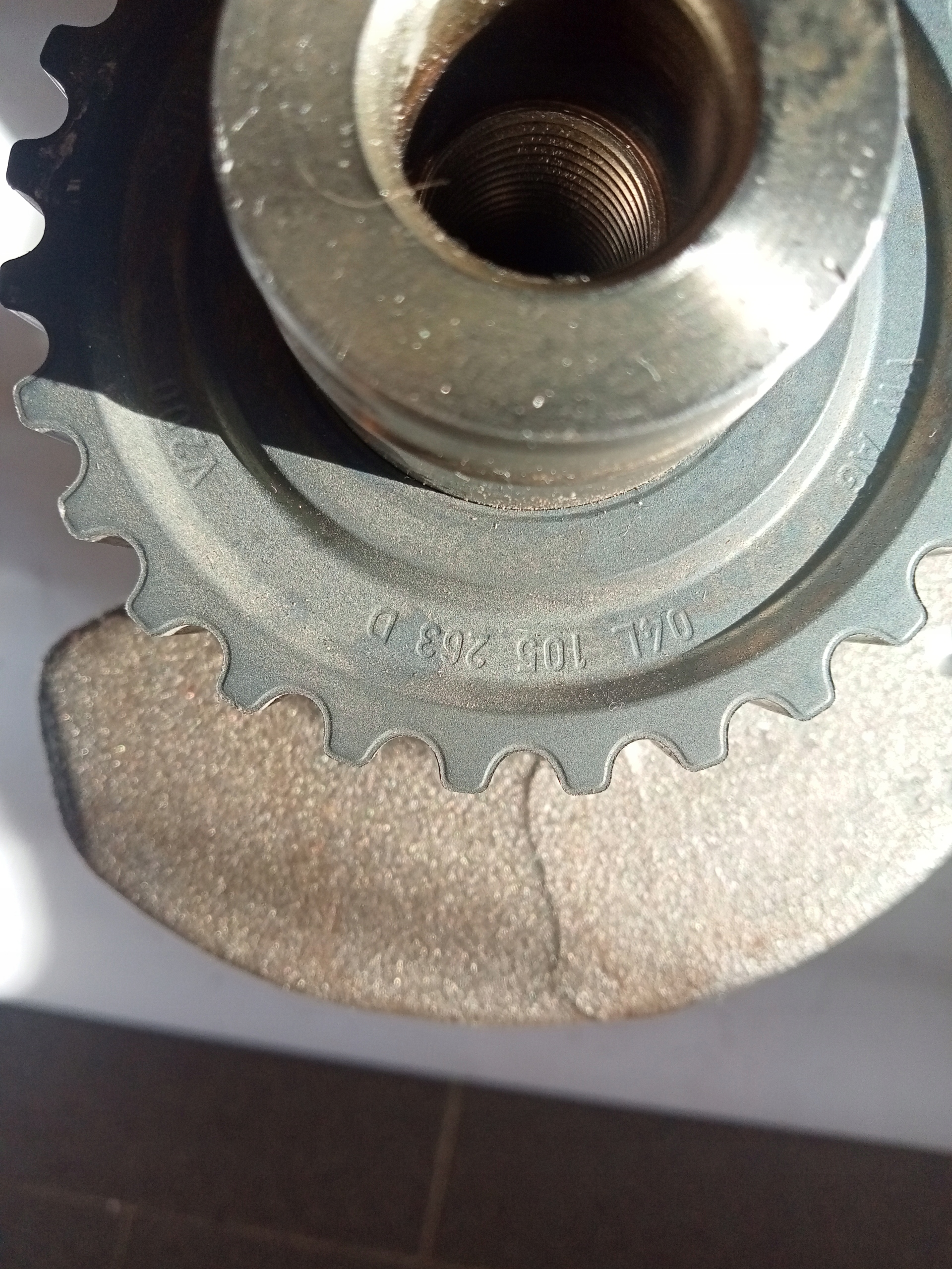 WAŁ KORBOWY VW AUDI A4 A5 A6 A7 Q5 OE 04L105263D Typ samochodu Samochody osobowe