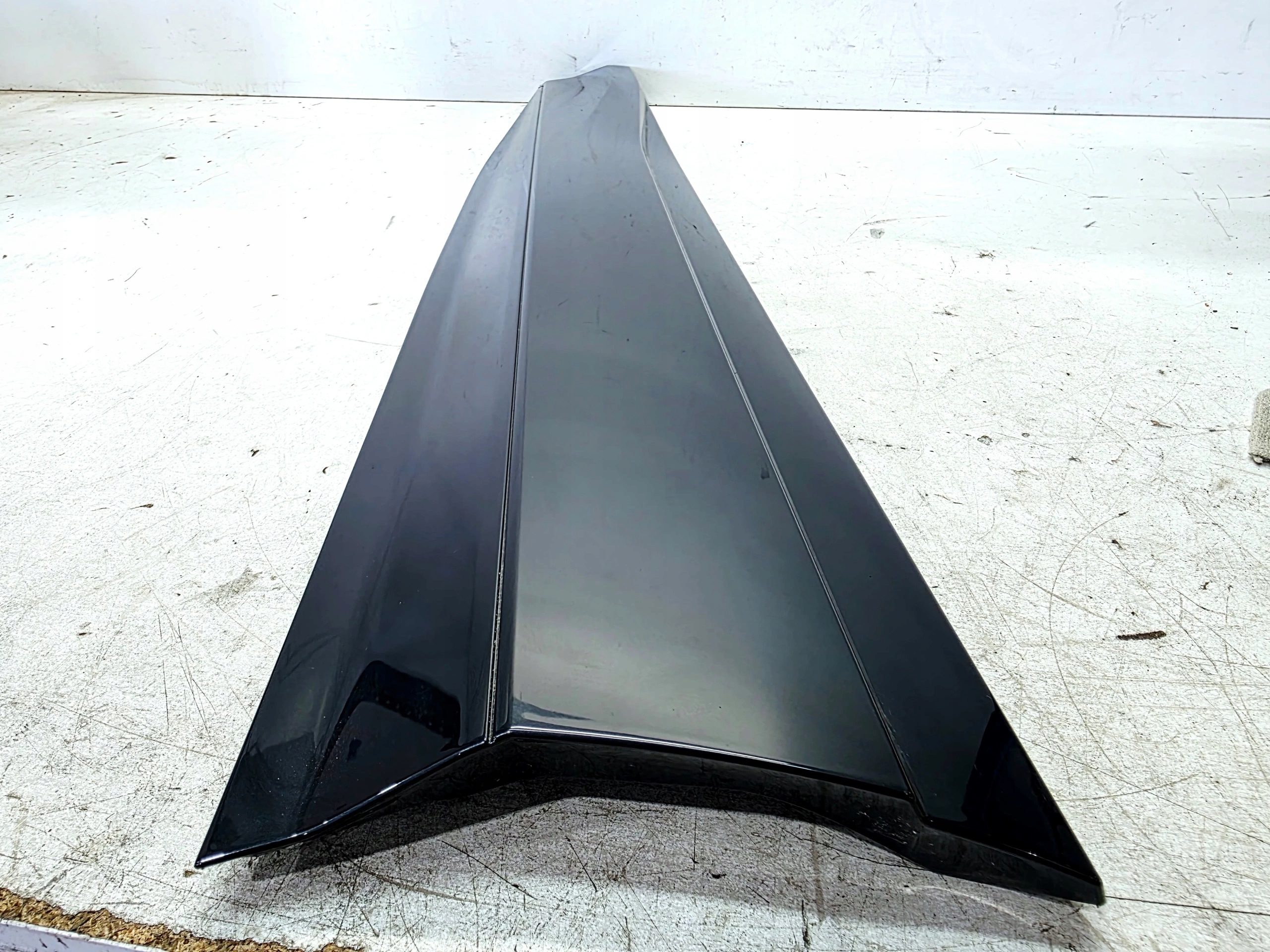 moulding lower door right front AUDI Q4 E-TRON 89A853960A X7L