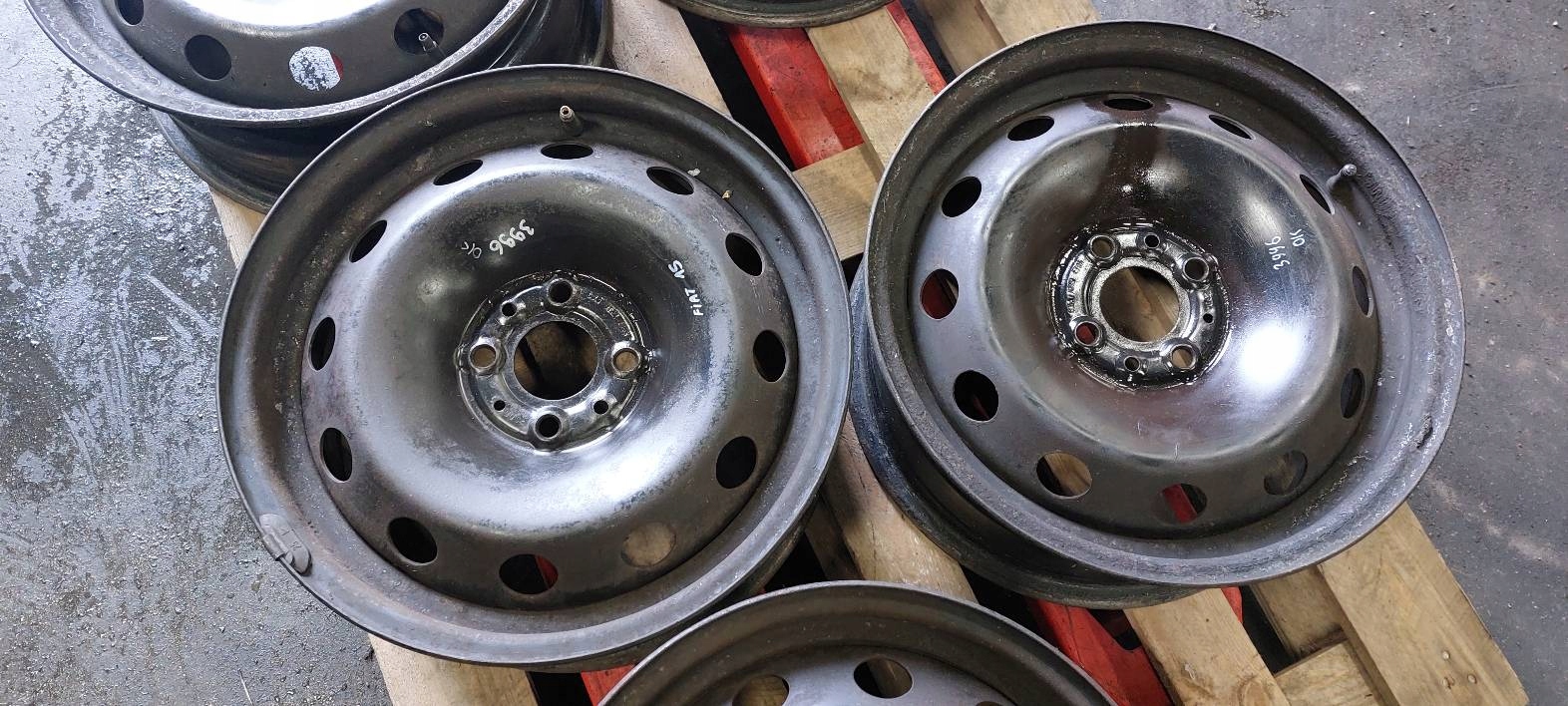 FELGI STALOWE CENA ZA SZTUKĘ FIAT STILO 6JX15 ET43 4X98 Szerokość felgi 6.0