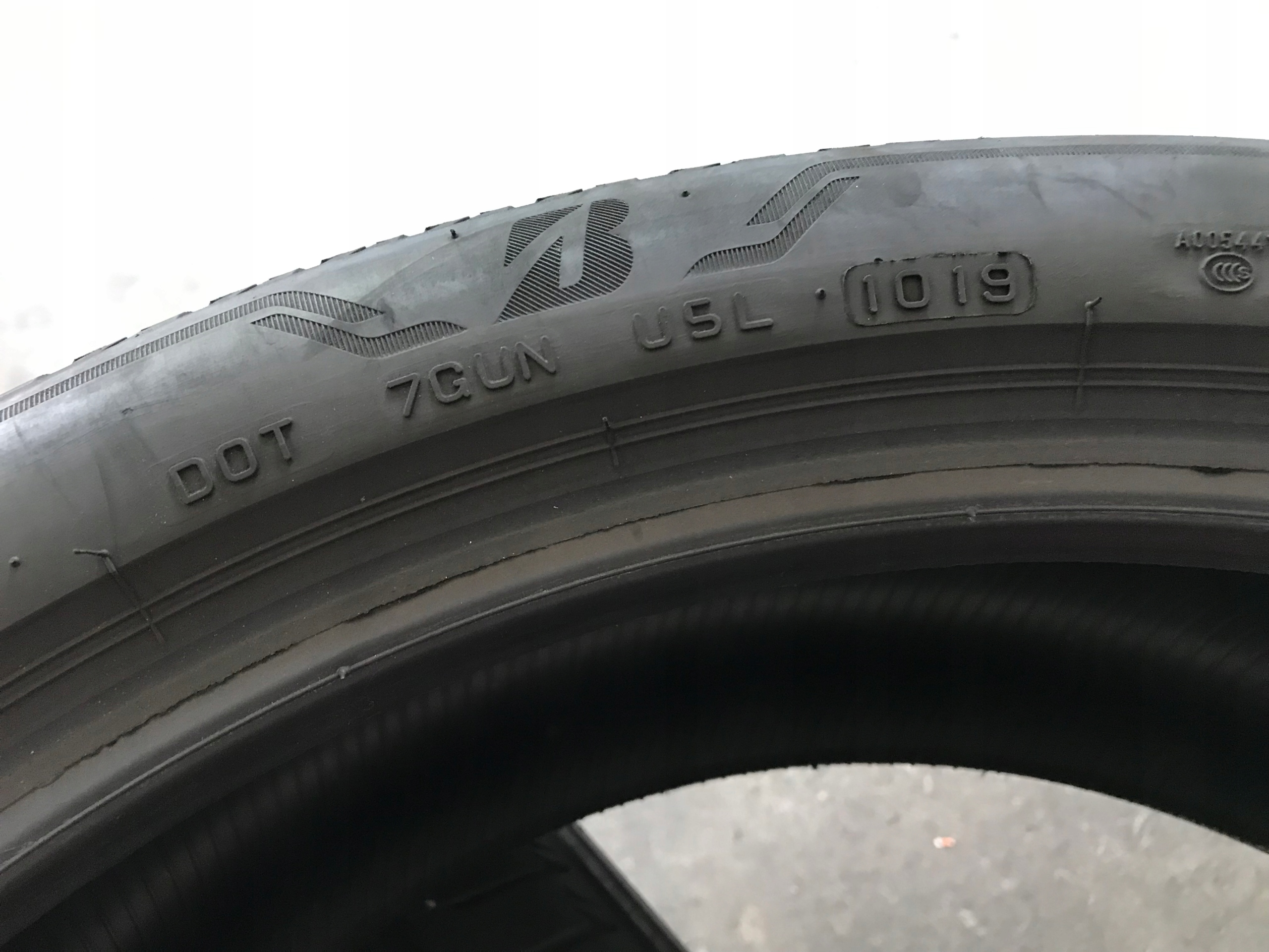 2 tyres summer 245/40R21 Bridgestone Alenza 001